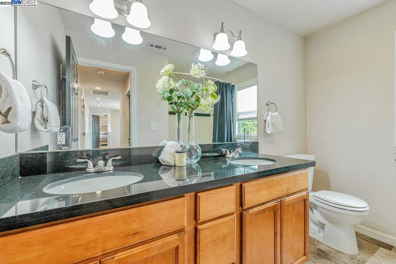 Detail Gallery Image 33 of 43 For 1115 Vine Ave, Martinez,  CA 94553 - 4 Beds | 2/1 Baths