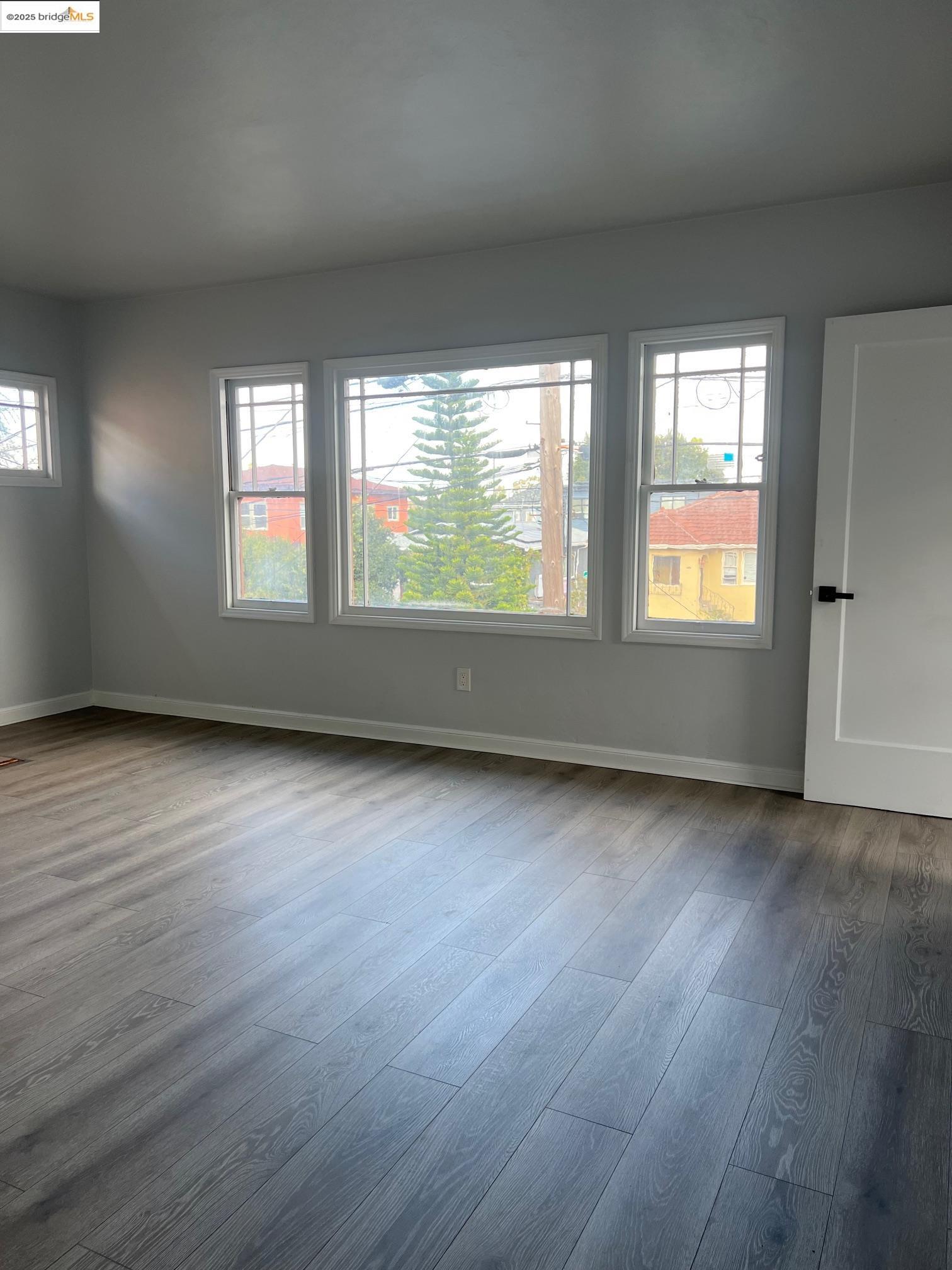 Detail Gallery Image 20 of 26 For 863 40th, Oakland,  CA 94608 - – Beds | – Baths