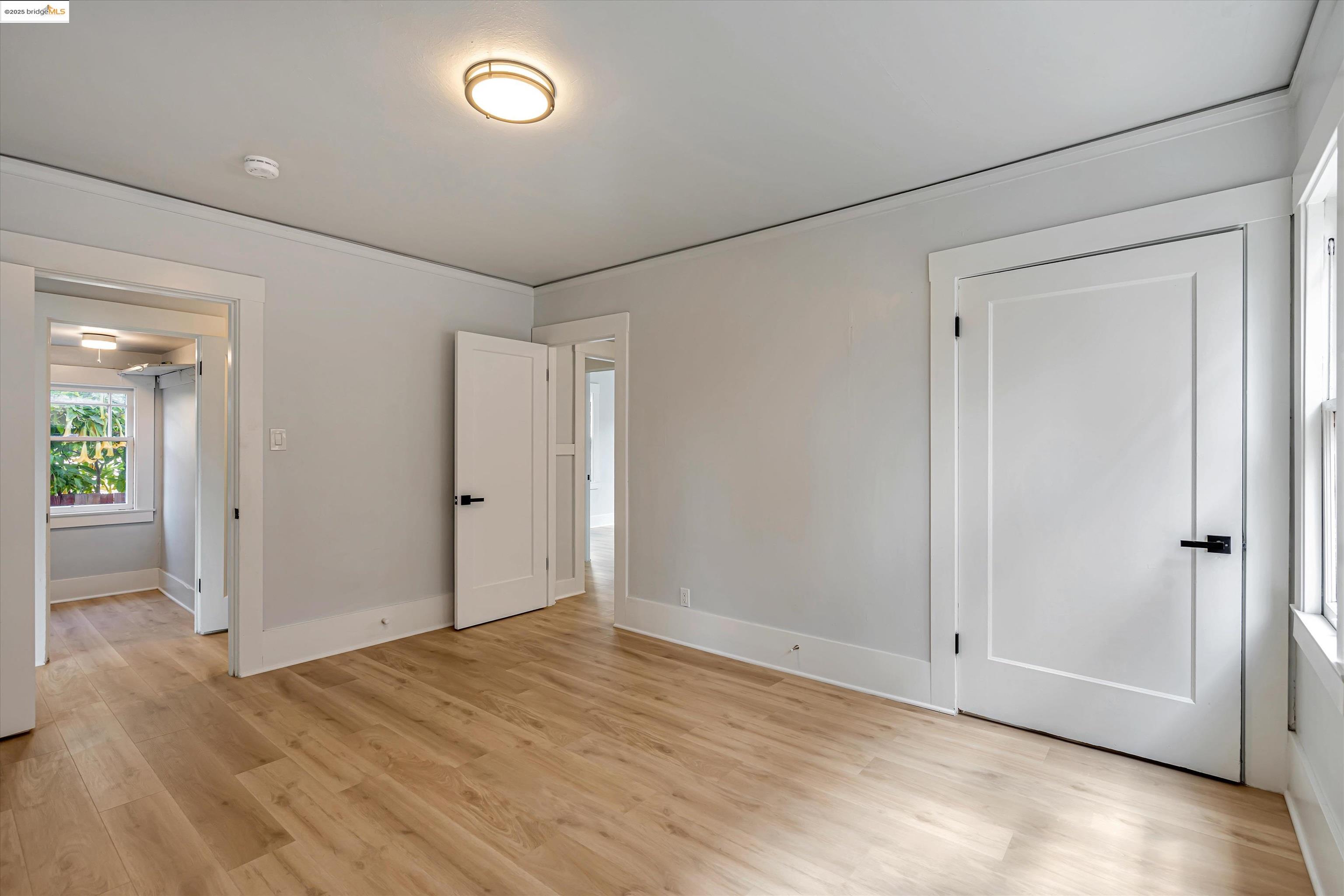 Detail Gallery Image 9 of 26 For 863 40th, Oakland,  CA 94608 - – Beds | – Baths