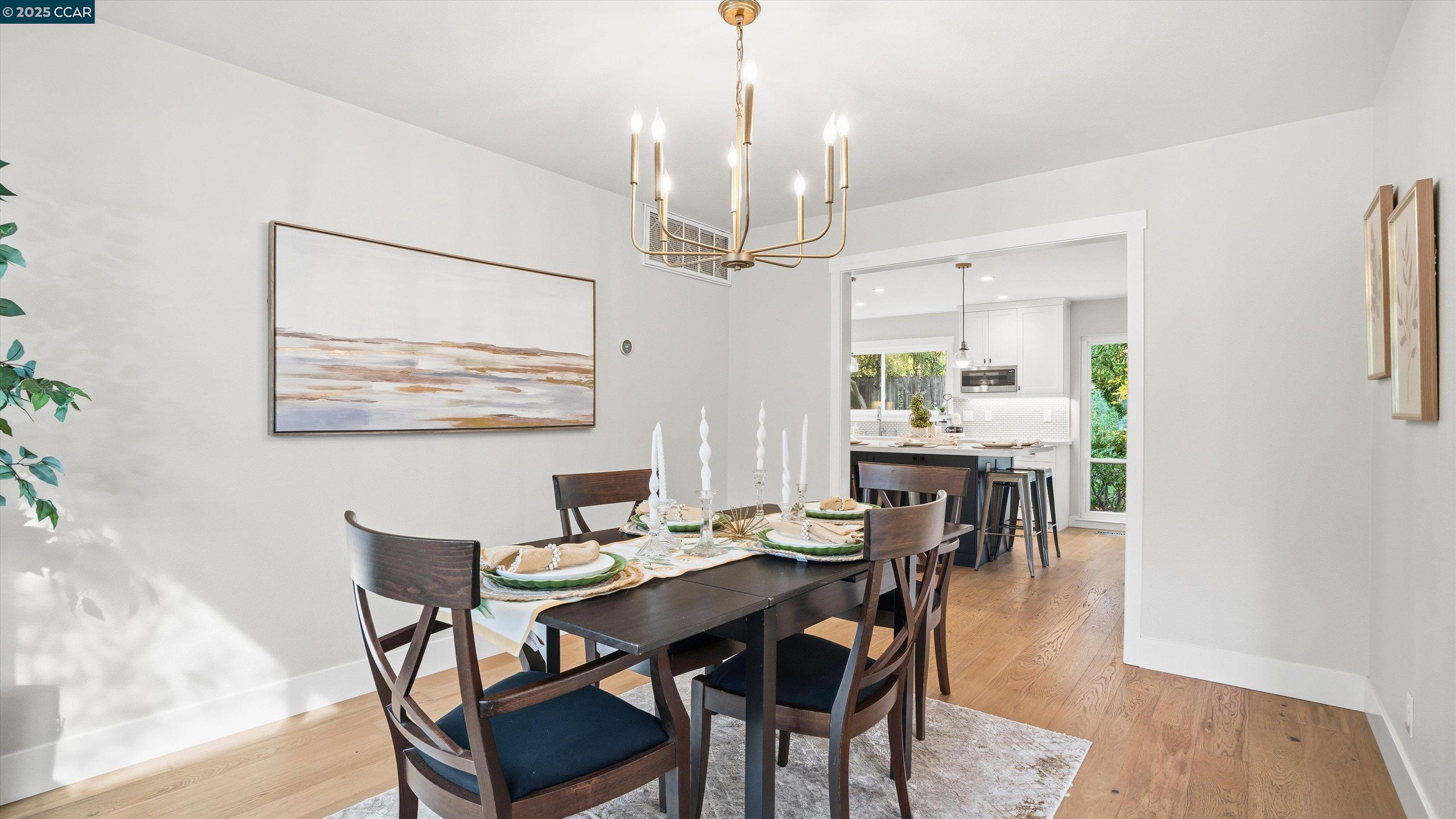 Detail Gallery Image 16 of 40 For 235 Appalachian Dr, Martinez,  CA 94553 - 5 Beds | 2/1 Baths