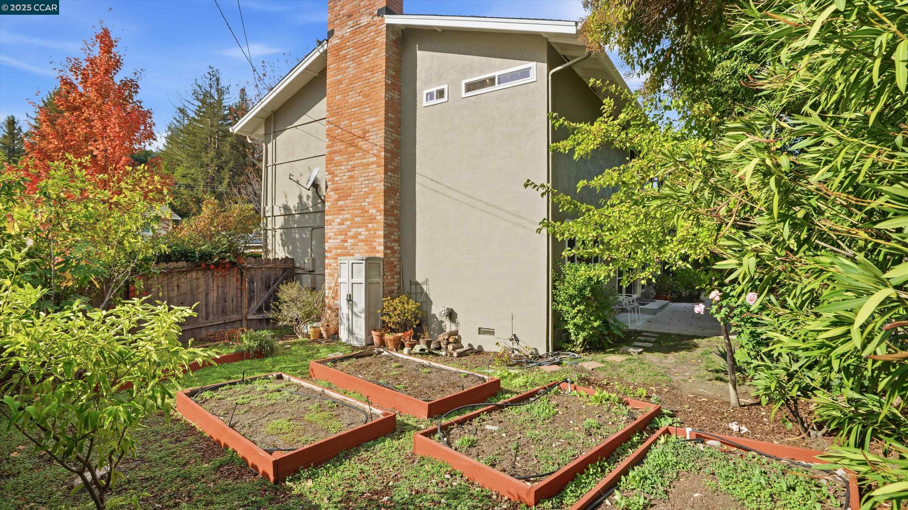 Detail Gallery Image 36 of 40 For 235 Appalachian Dr, Martinez,  CA 94553 - 5 Beds | 2/1 Baths