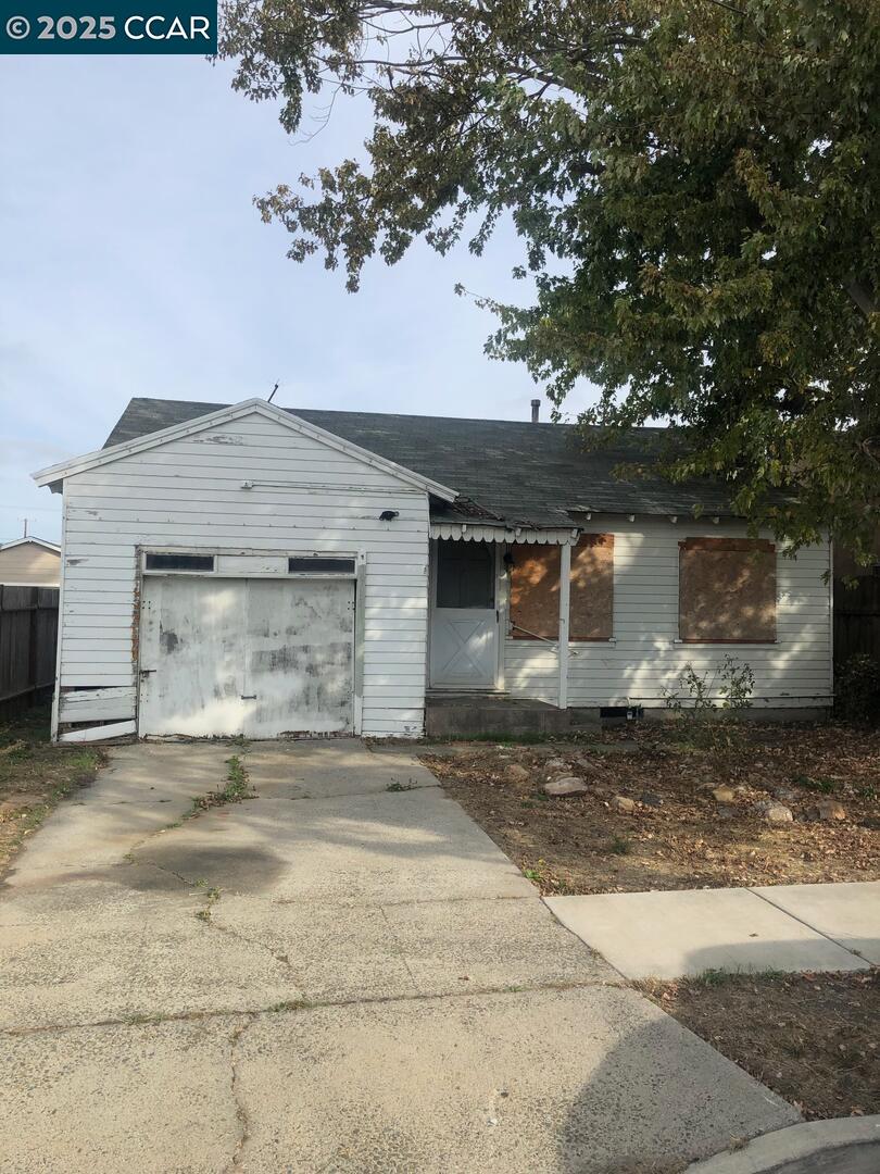 Excellent opportunity fixer-upper with loads of potential! Good bones. Hardwood floors. Close to shopping, schools, & transportation, & park. Well in backyard. Loft over garage. Good size lot. Room for an A.D.U. Super neighborhood. Quiet street.
