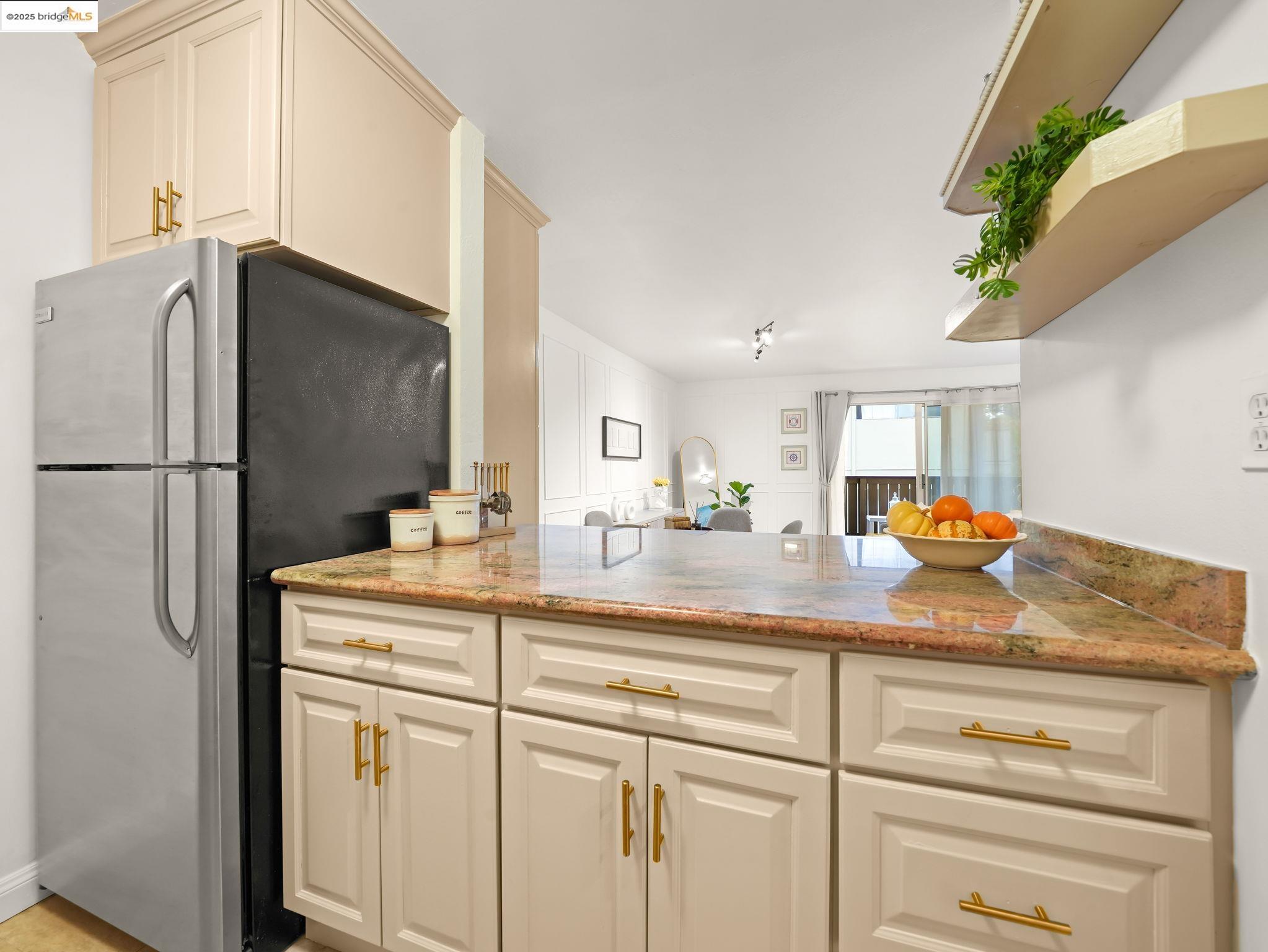 Detail Gallery Image 25 of 47 For 1321 Webster St #D212,  Alameda,  CA 94501 - 1 Beds | 1 Baths