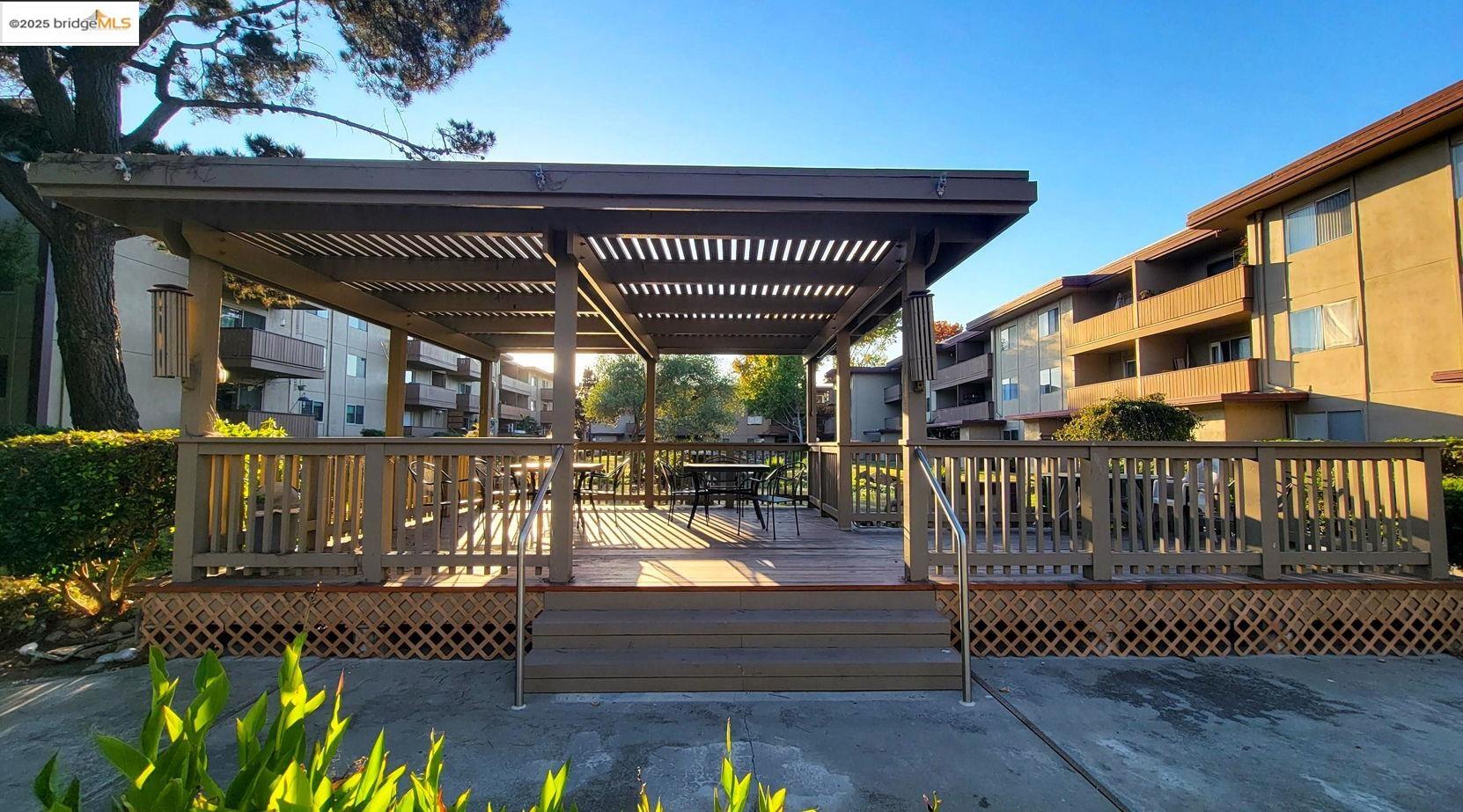 Detail Gallery Image 40 of 47 For 1321 Webster St #D212,  Alameda,  CA 94501 - 1 Beds | 1 Baths