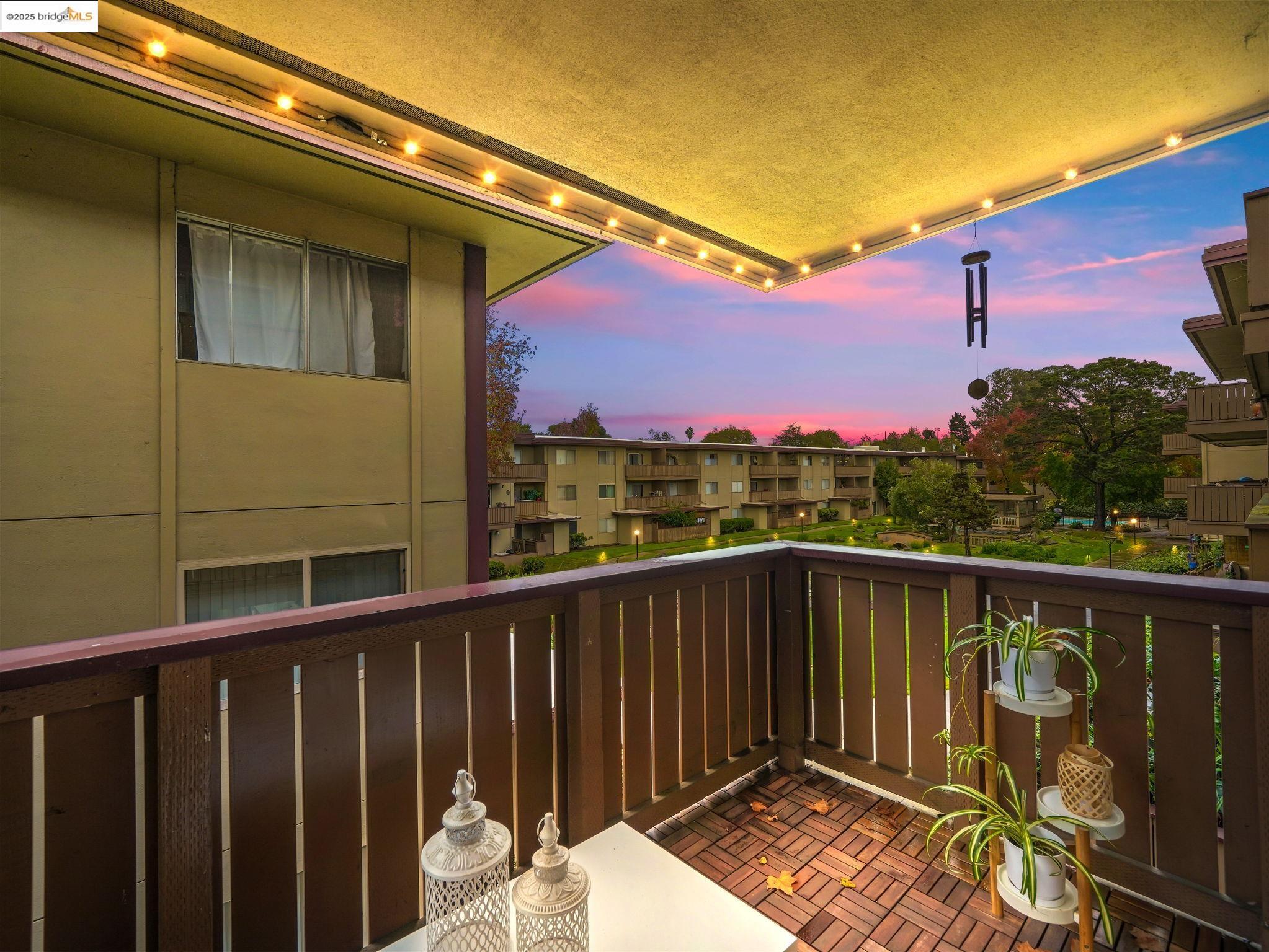 Detail Gallery Image 10 of 47 For 1321 Webster St #D212,  Alameda,  CA 94501 - 1 Beds | 1 Baths