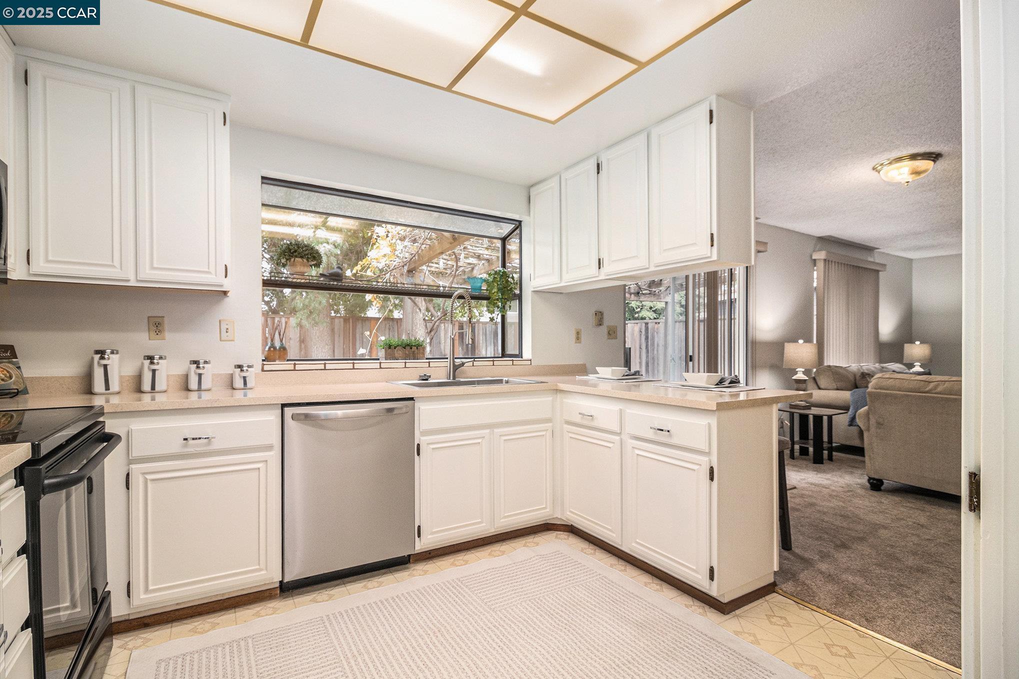 Detail Gallery Image 10 of 25 For 282 Coldsprings Ct, Martinez,  CA 94553 - 3 Beds | 2/1 Baths