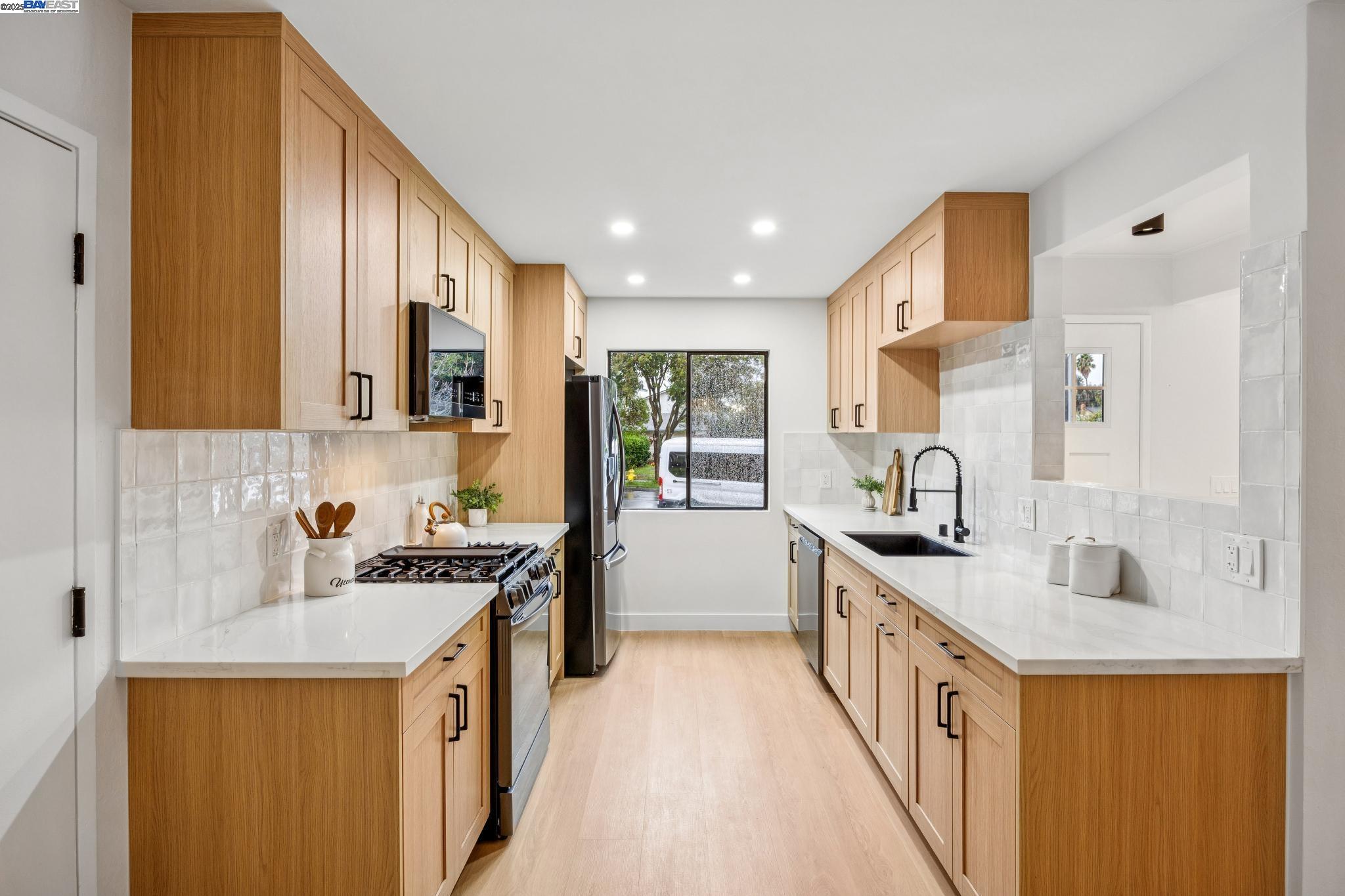 Detail Gallery Image 17 of 47 For 1764 via Flores, San Jose,  CA 95132 - 3 Beds | 2 Baths