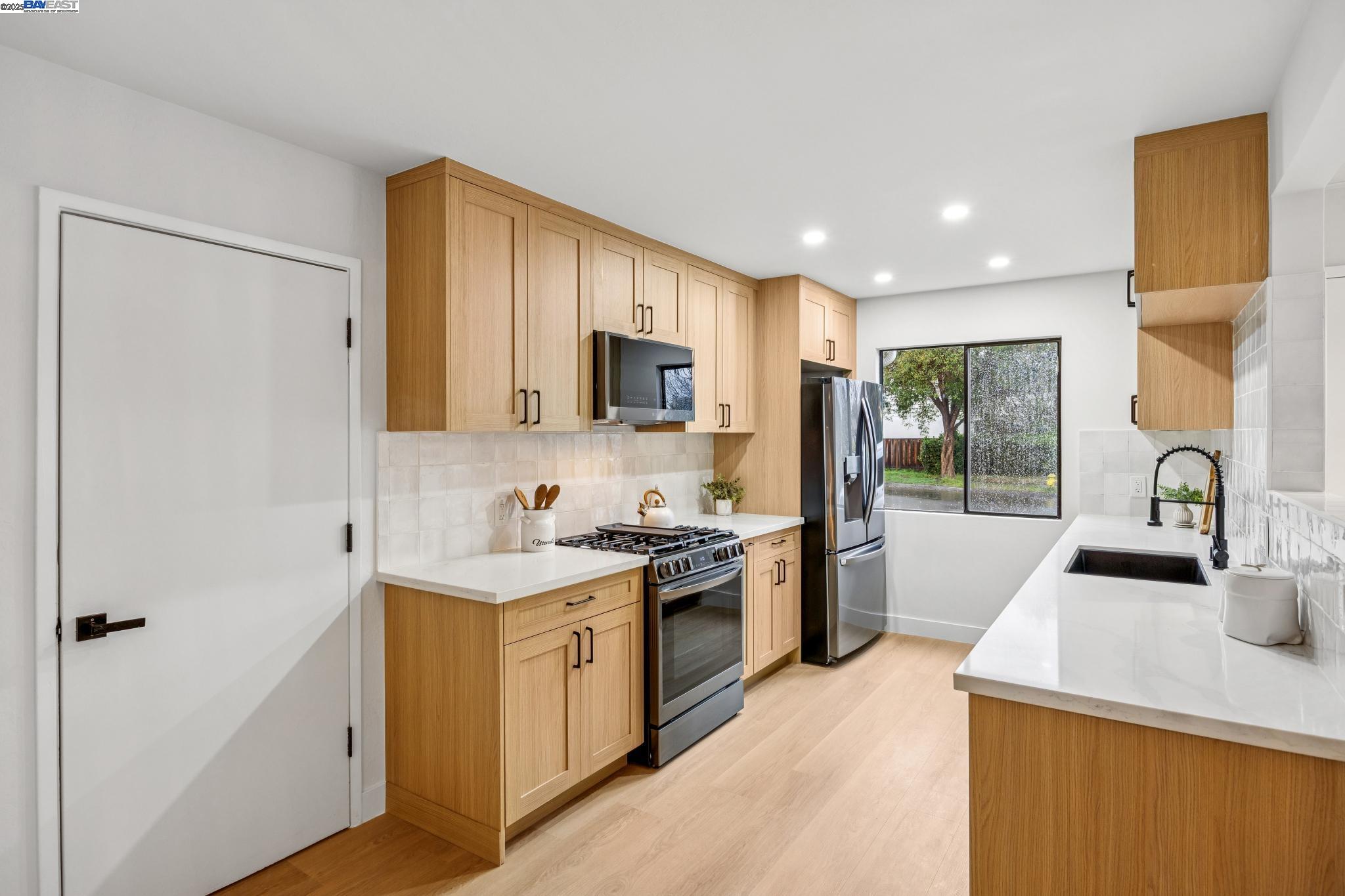 Detail Gallery Image 18 of 47 For 1764 via Flores, San Jose,  CA 95132 - 3 Beds | 2 Baths