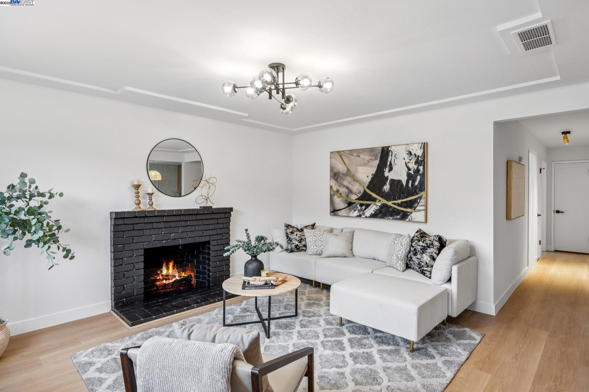 Detail Gallery Image 7 of 47 For 1764 via Flores, San Jose,  CA 95132 - 3 Beds | 2 Baths