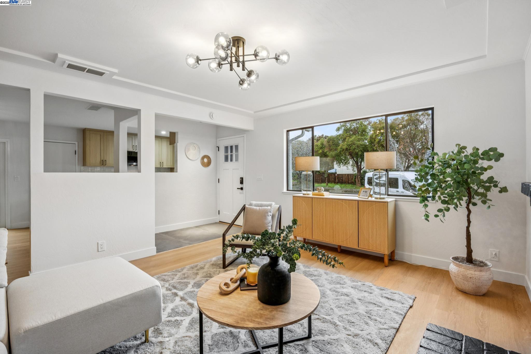 Detail Gallery Image 9 of 47 For 1764 via Flores, San Jose,  CA 95132 - 3 Beds | 2 Baths