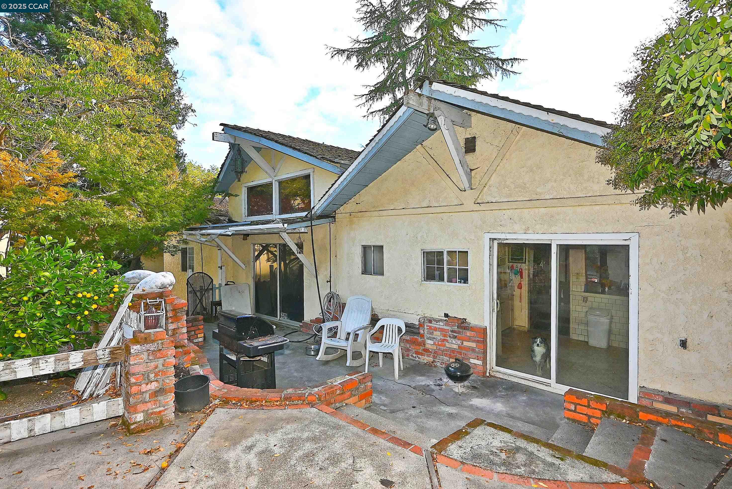 Detail Gallery Image 11 of 26 For 3160 Walnut Blvd, Walnut Creek,  CA 94597 - 3 Beds | 1 Baths