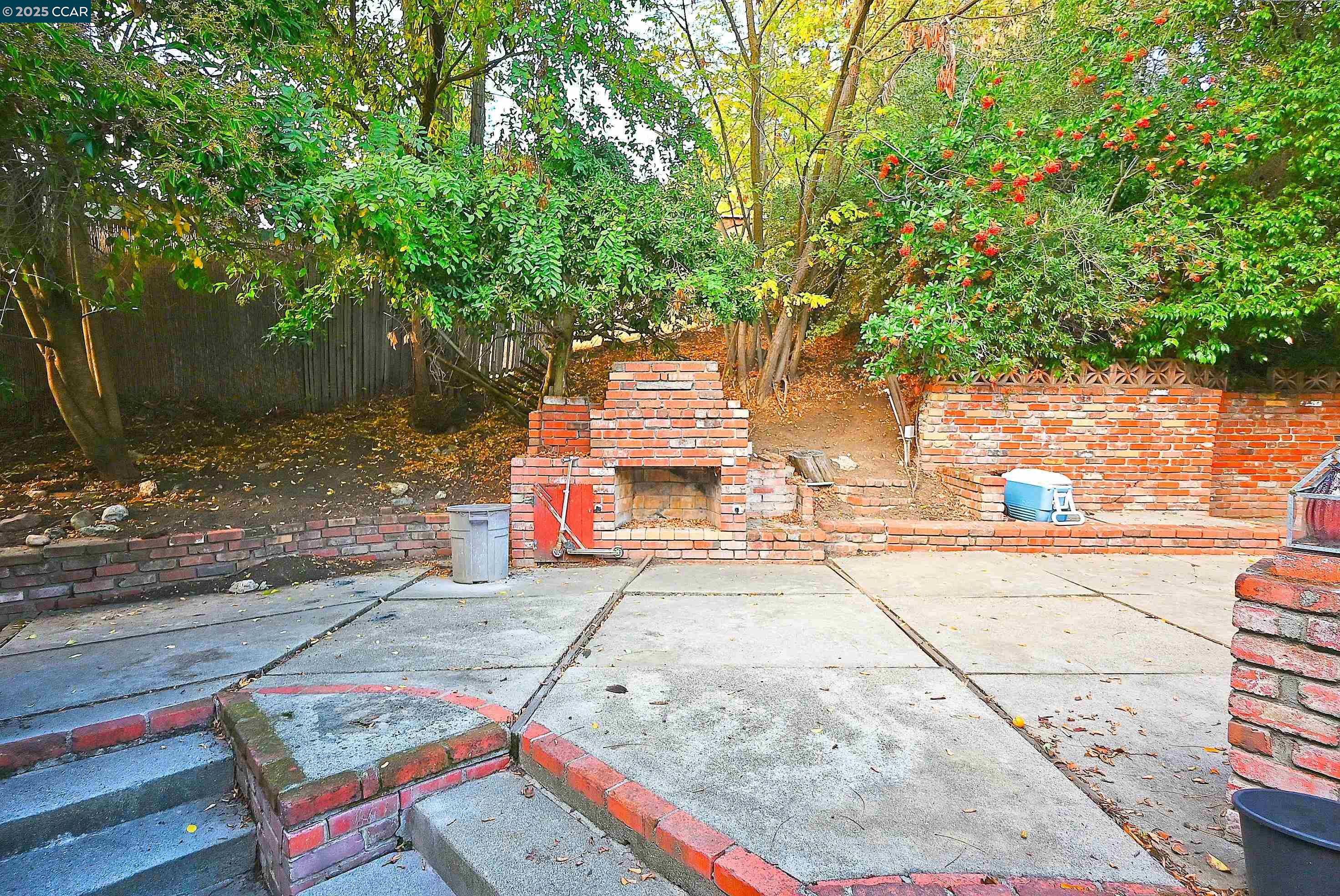 Detail Gallery Image 16 of 26 For 3160 Walnut Blvd, Walnut Creek,  CA 94597 - 3 Beds | 1 Baths