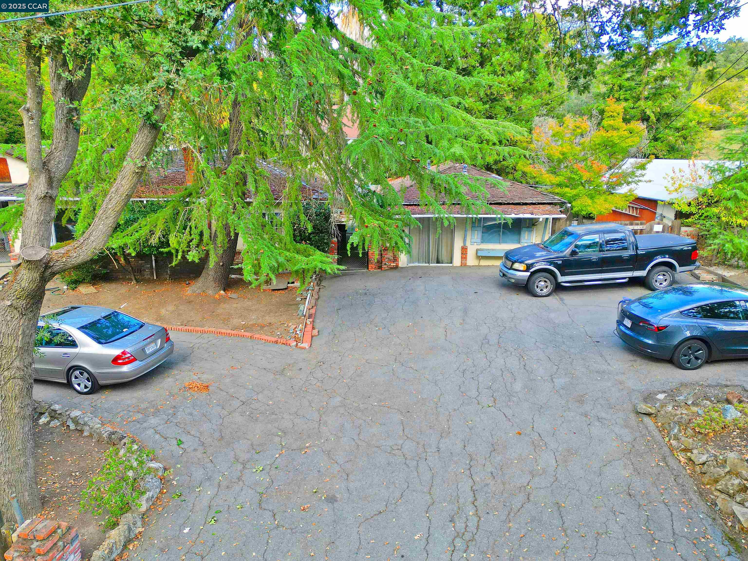 Detail Gallery Image 3 of 26 For 3160 Walnut Blvd, Walnut Creek,  CA 94597 - 3 Beds | 1 Baths