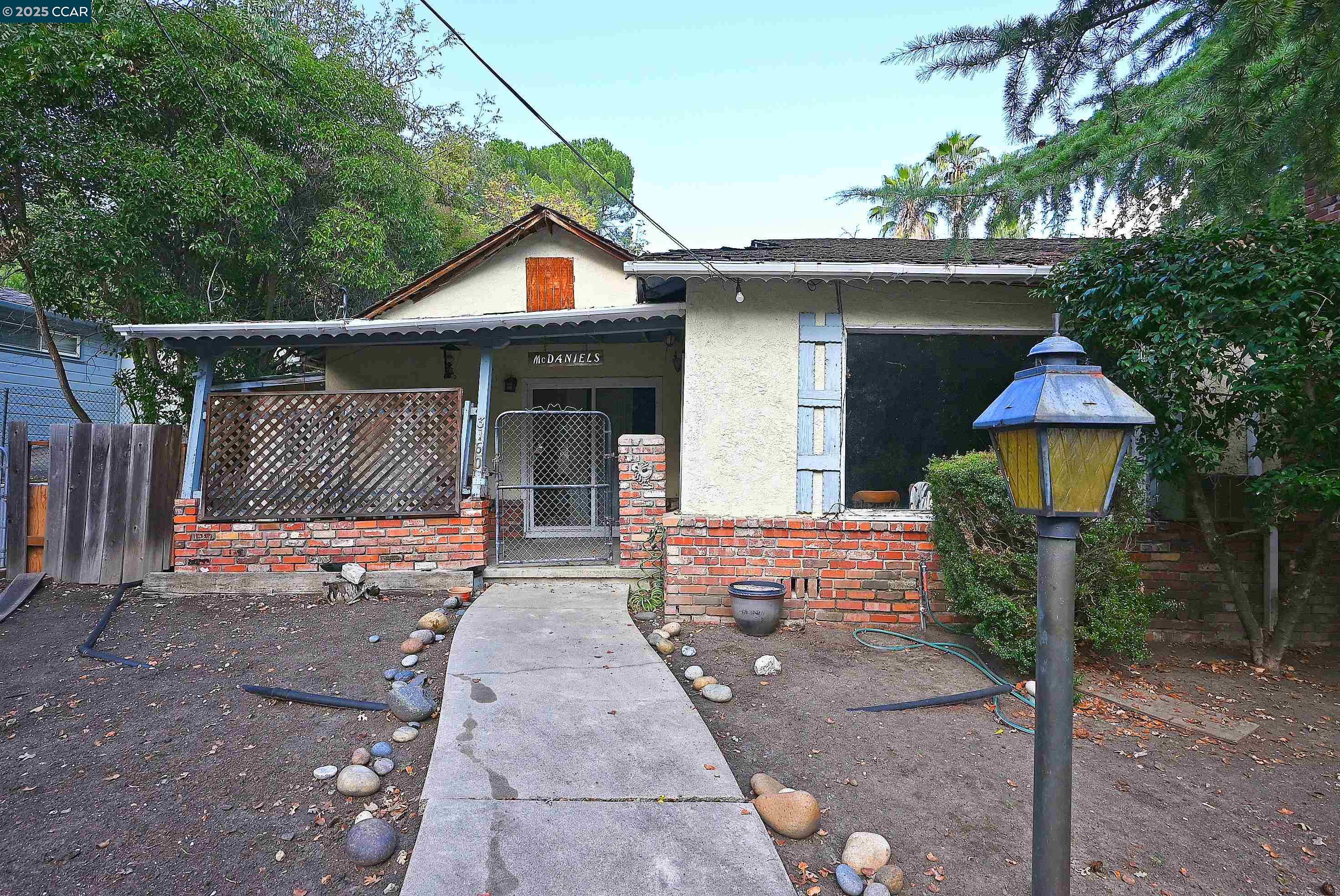 Detail Gallery Image 4 of 26 For 3160 Walnut Blvd, Walnut Creek,  CA 94597 - 3 Beds | 1 Baths