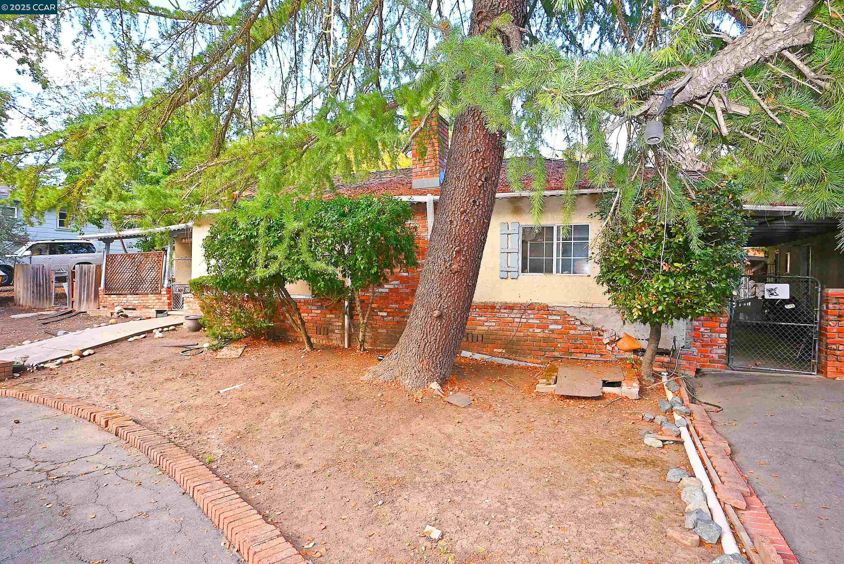 Detail Gallery Image 5 of 26 For 3160 Walnut Blvd, Walnut Creek,  CA 94597 - 3 Beds | 1 Baths