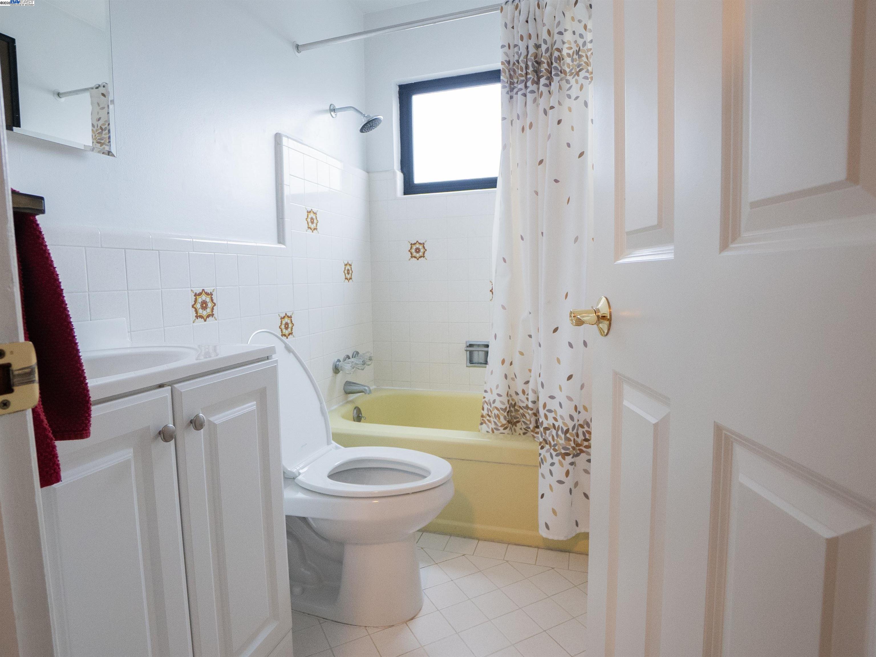 Detail Gallery Image 18 of 23 For 231 Saint Catherine Dr, Daly City,  CA 94015 - 3 Beds | 2 Baths