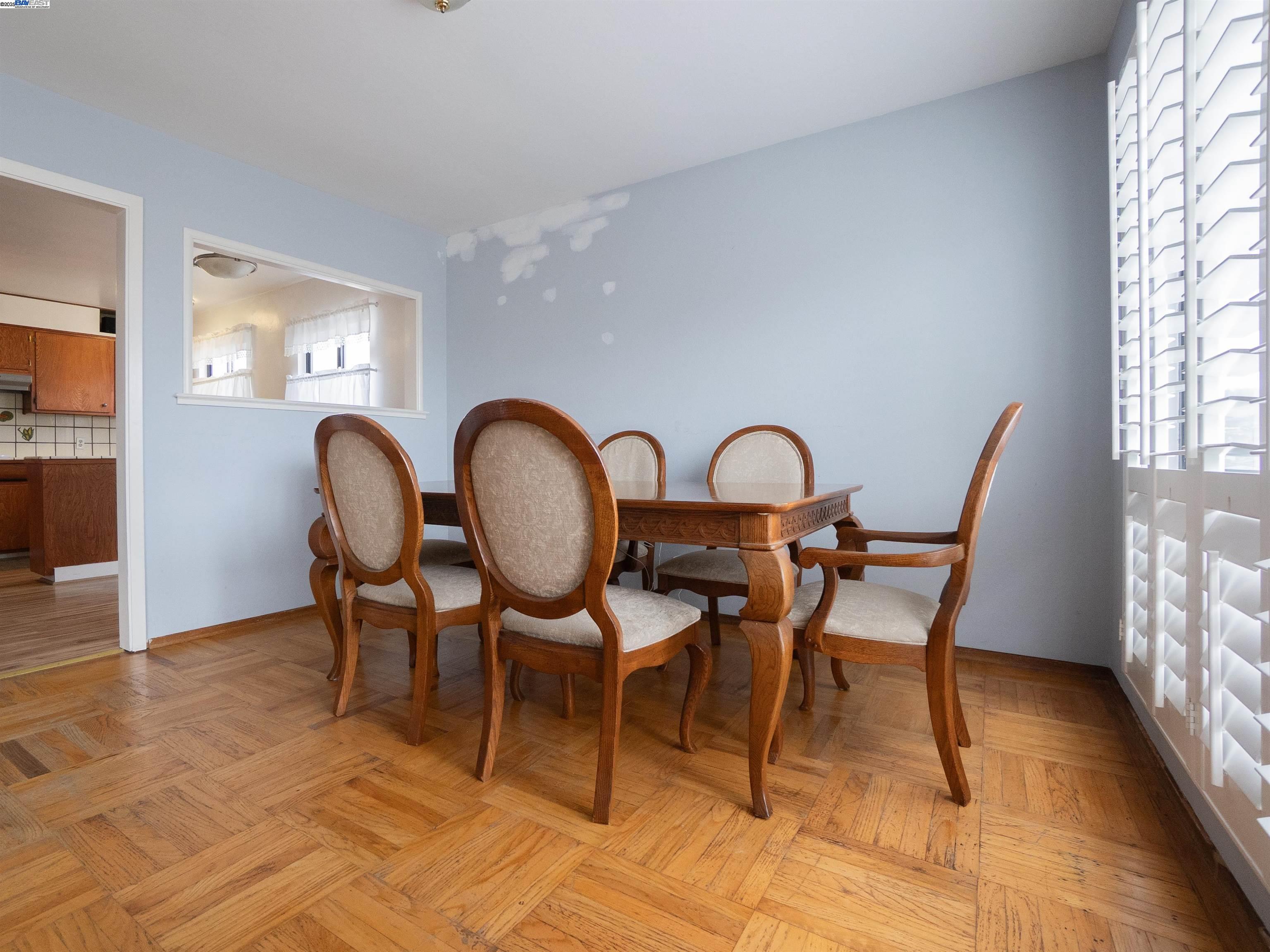 Detail Gallery Image 5 of 23 For 231 Saint Catherine Dr, Daly City,  CA 94015 - 3 Beds | 2 Baths