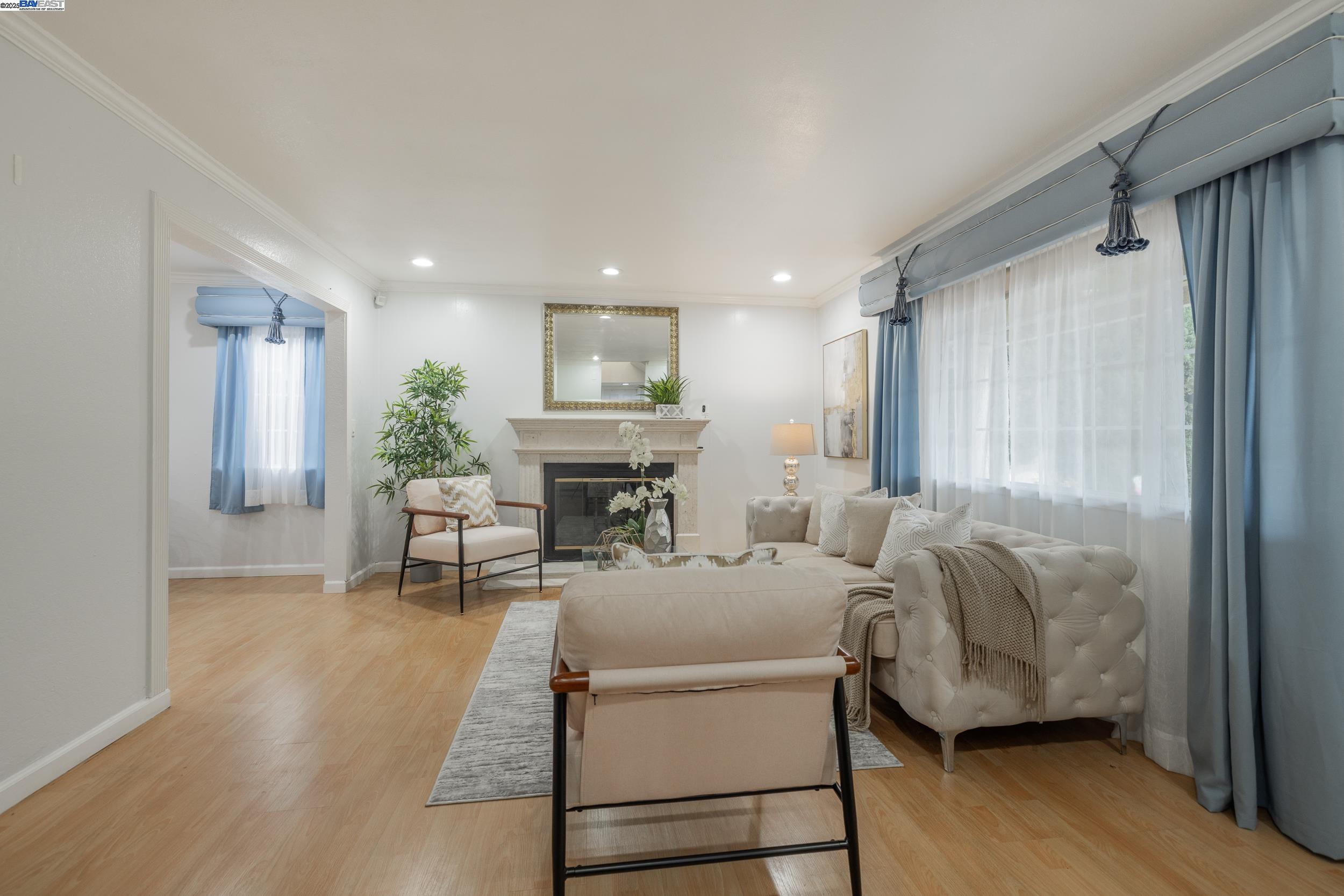 Detail Gallery Image 5 of 36 For 1394 Glacier Dr, Milpitas,  CA 95035 - 5 Beds | 2/1 Baths