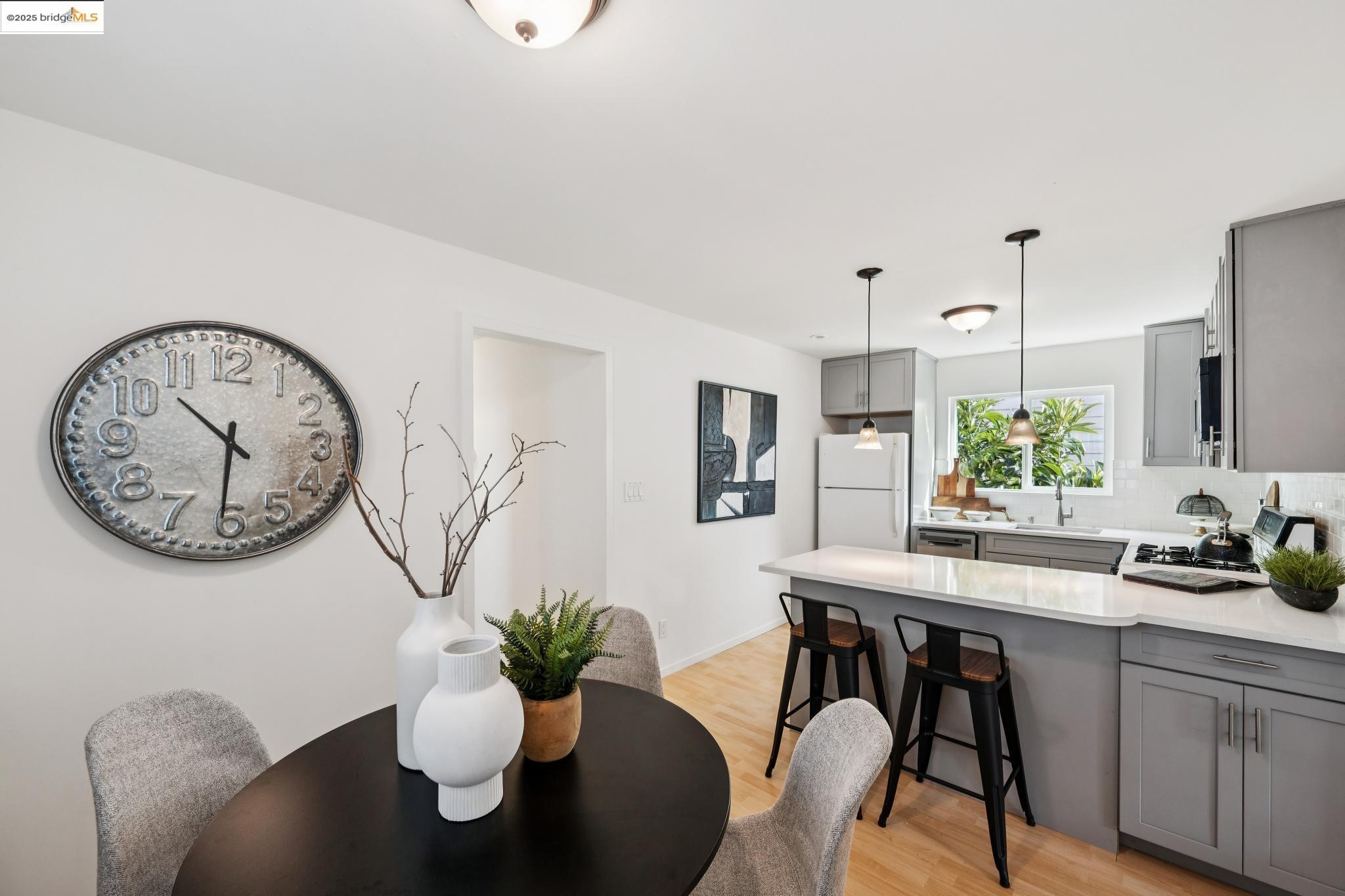 Detail Gallery Image 16 of 48 For 1420 E 33rd St, Oakland,  CA 94602 - 3 Beds | 1 Baths