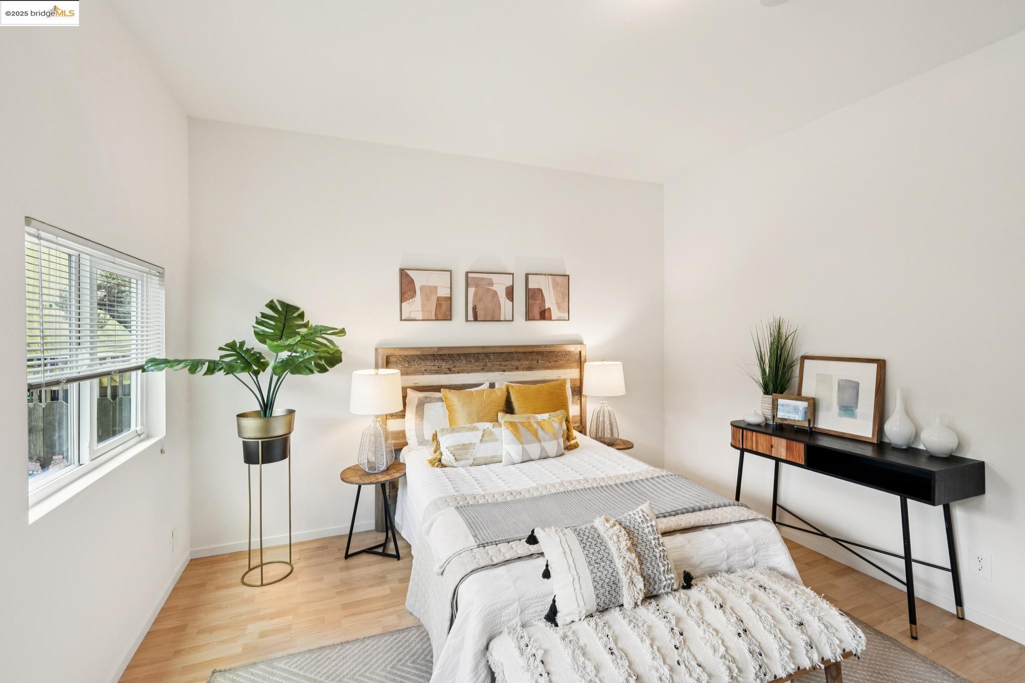 Detail Gallery Image 30 of 48 For 1420 E 33rd St, Oakland,  CA 94602 - 3 Beds | 1 Baths