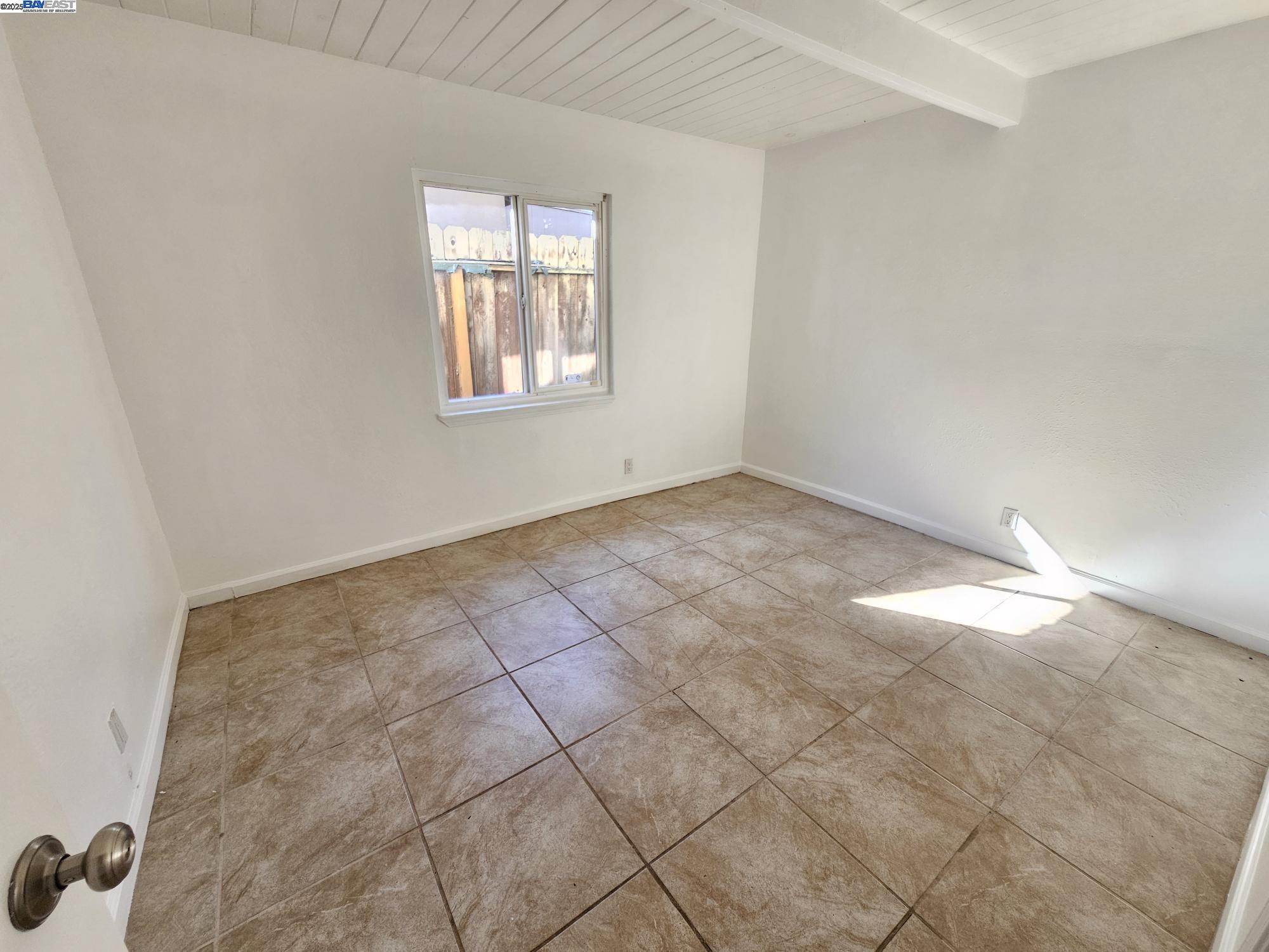 Detail Gallery Image 11 of 16 For 39 Harbor Dr, Bay Point,  CA 94565 - 2 Beds | 1 Baths