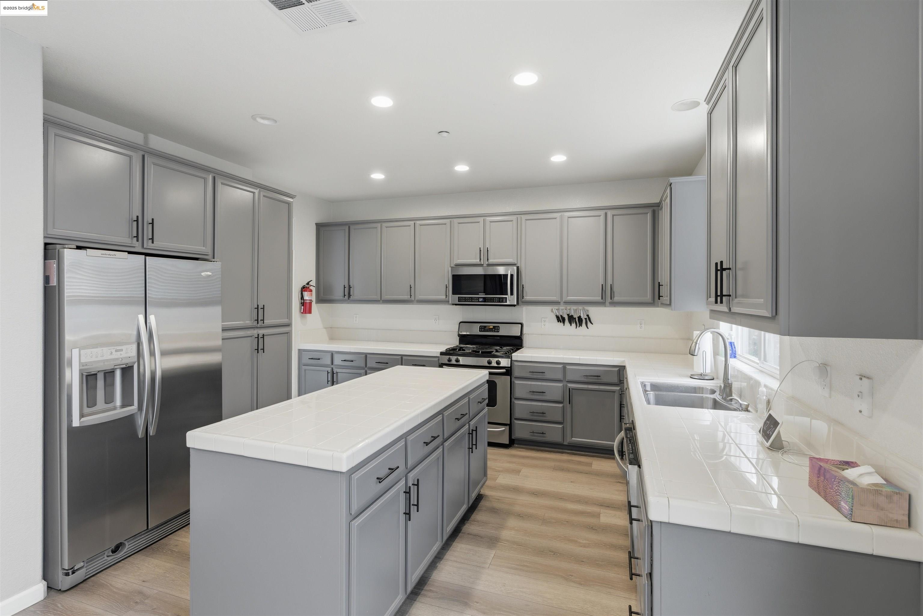 Detail Gallery Image 10 of 56 For 1347 Tiffany Drive, Brentwood,  CA 94513-6582 - 5 Beds | 3 Baths