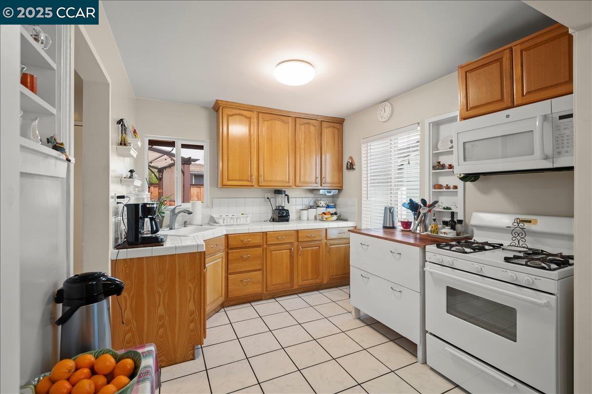 Detail Gallery Image 9 of 18 For 2996 Devon Way, San Pablo,  CA 94806 - 3 Beds | 1 Baths