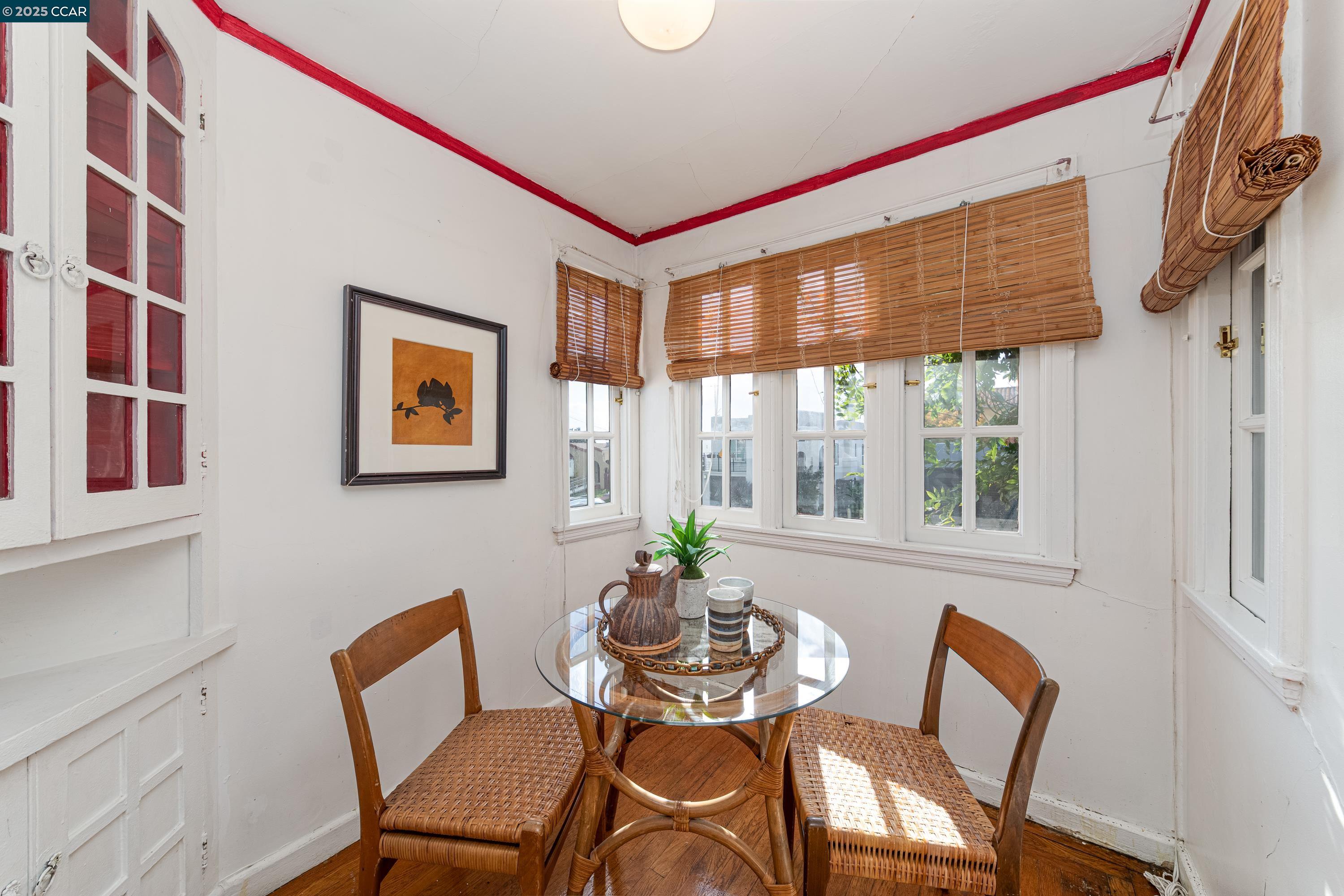 Detail Gallery Image 12 of 19 For 2600 55th Ave, Oakland,  CA 94605 - 3 Beds | 1 Baths