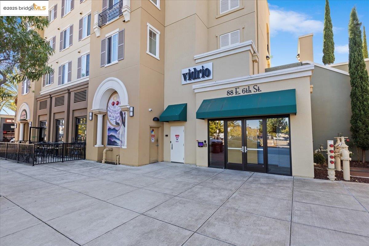 Detail Gallery Image 2 of 42 For 88 E 6th St #215,  Pittsburg,  CA 94565 - 1 Beds | 1/1 Baths