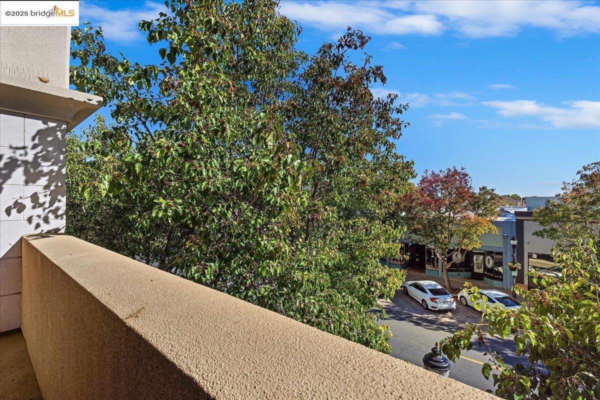 Detail Gallery Image 17 of 42 For 88 E 6th St #215,  Pittsburg,  CA 94565 - 1 Beds | 1/1 Baths