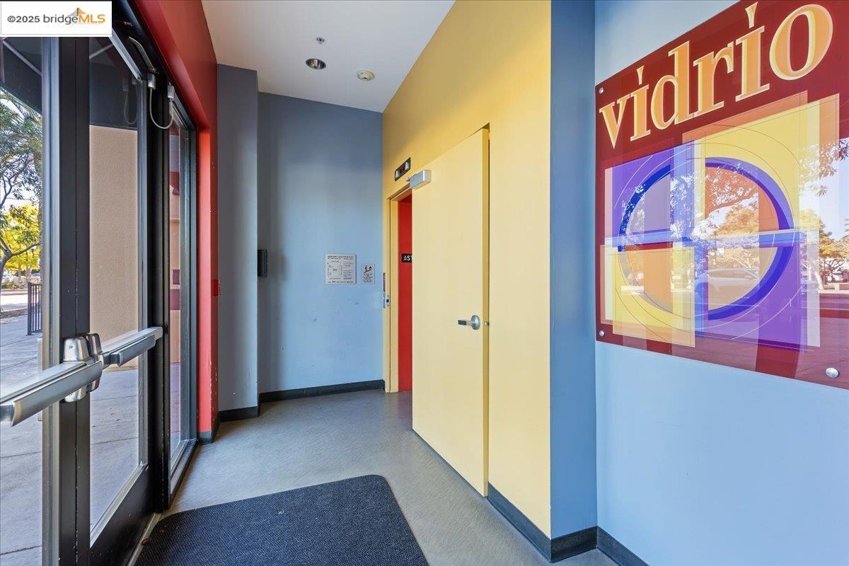 Detail Gallery Image 3 of 42 For 88 E 6th St #215,  Pittsburg,  CA 94565 - 1 Beds | 1/1 Baths