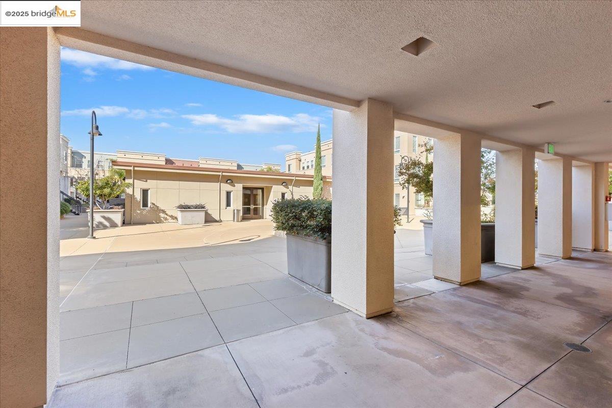 Detail Gallery Image 4 of 42 For 88 E 6th St #215,  Pittsburg,  CA 94565 - 1 Beds | 1/1 Baths