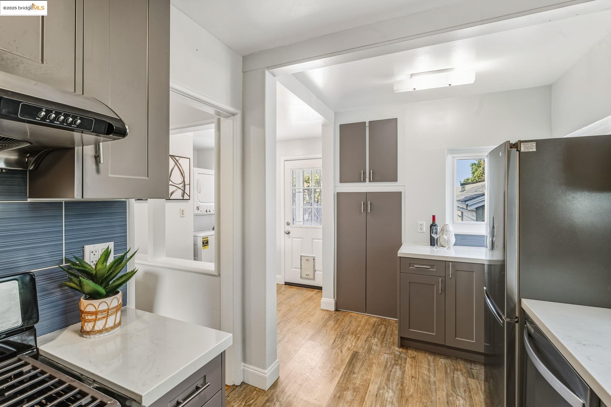 Detail Gallery Image 13 of 42 For 1565 Fir Ave, –,  CA 94578 - 2 Beds | 1 Baths