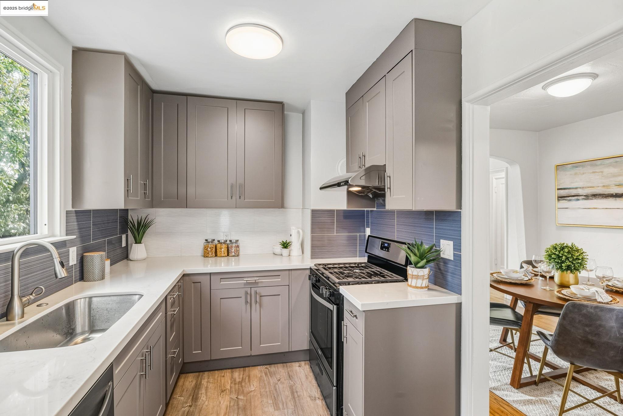 Detail Gallery Image 16 of 42 For 1565 Fir Ave, –,  CA 94578 - 2 Beds | 1 Baths