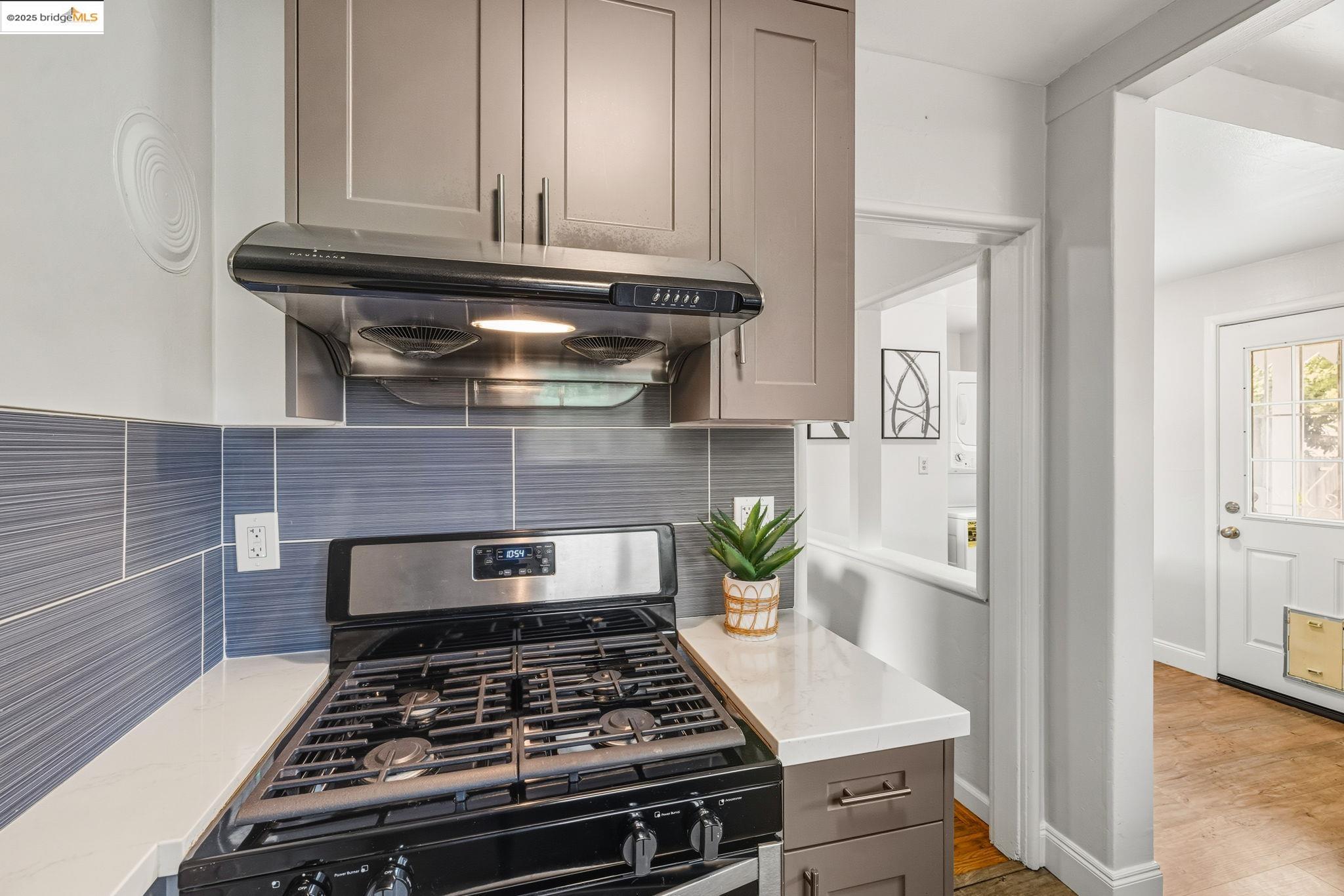 Detail Gallery Image 19 of 42 For 1565 Fir Ave, –,  CA 94578 - 2 Beds | 1 Baths