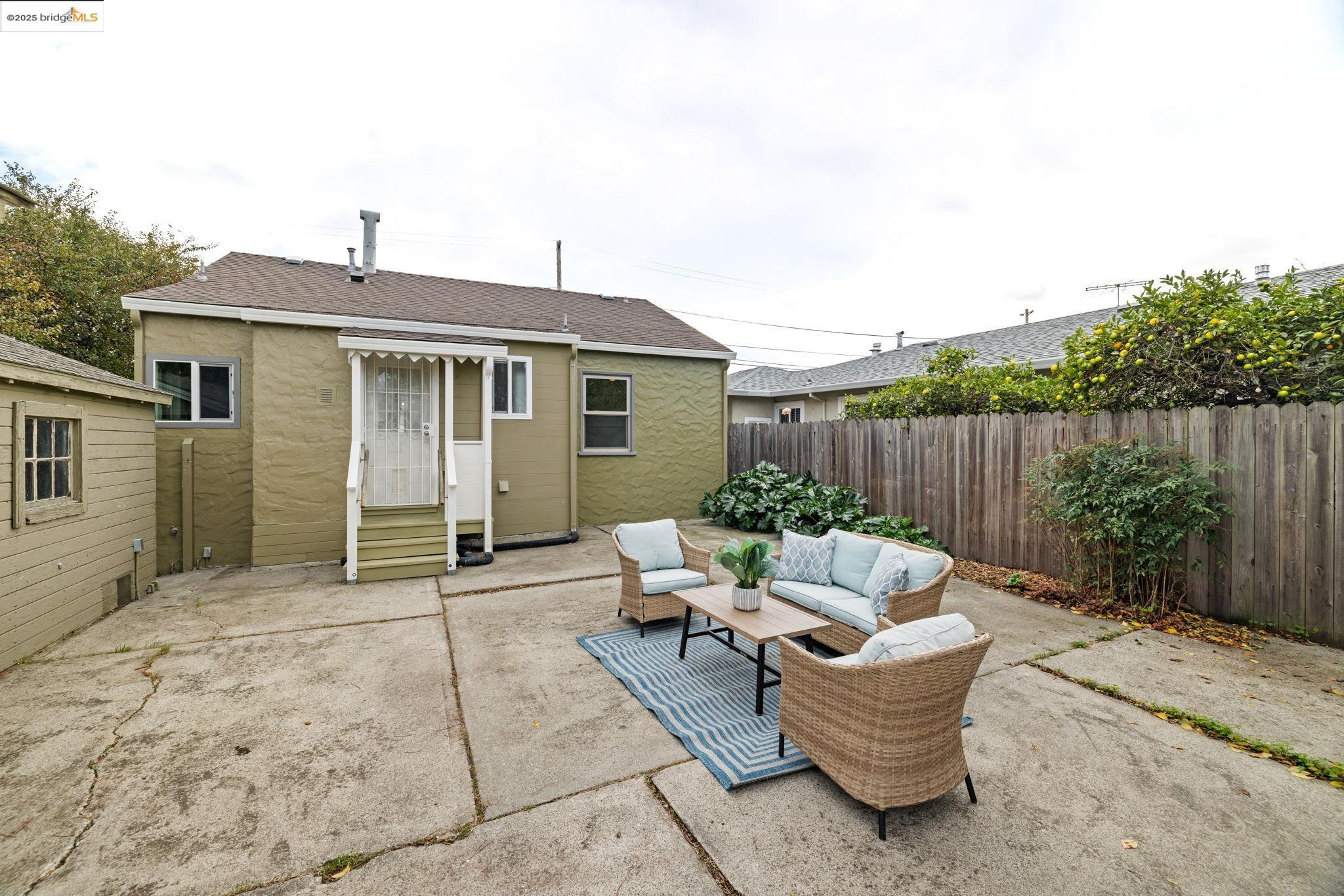 Detail Gallery Image 27 of 42 For 1565 Fir Ave, –,  CA 94578 - 2 Beds | 1 Baths