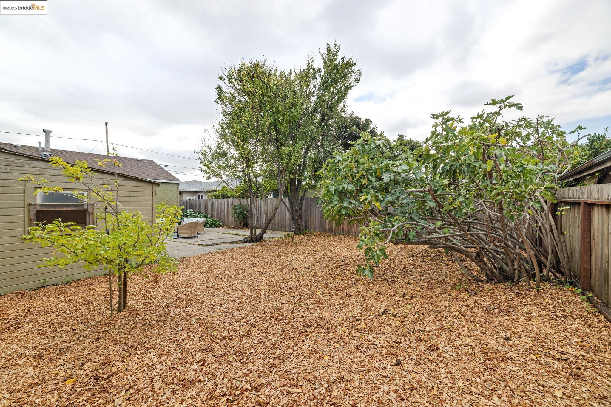 Detail Gallery Image 32 of 42 For 1565 Fir Ave, –,  CA 94578 - 2 Beds | 1 Baths