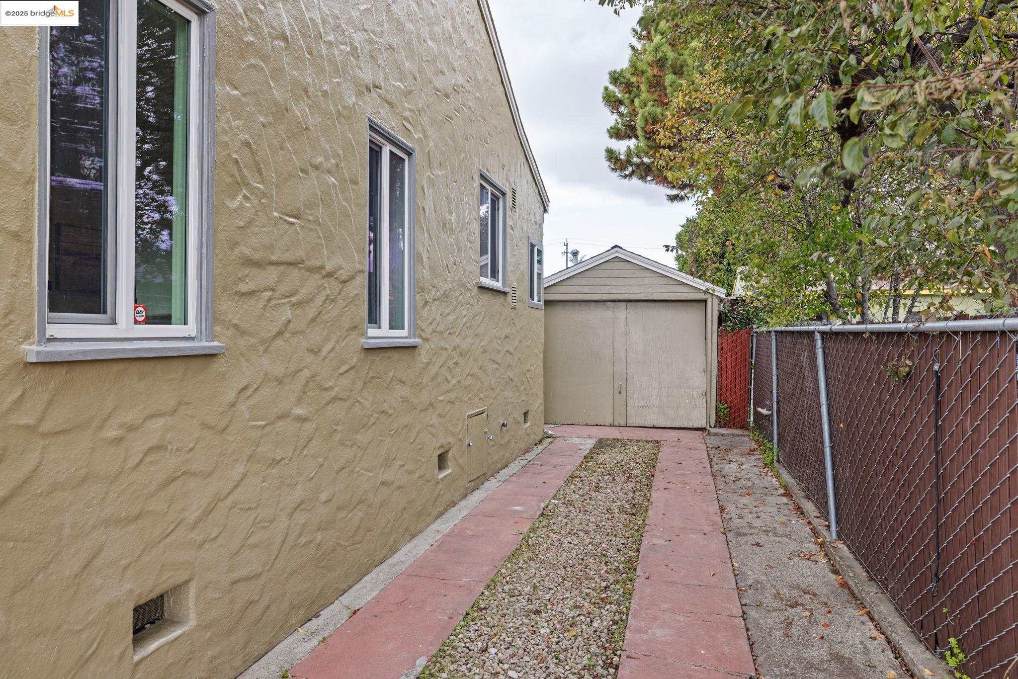 Detail Gallery Image 39 of 42 For 1565 Fir Ave, –,  CA 94578 - 2 Beds | 1 Baths