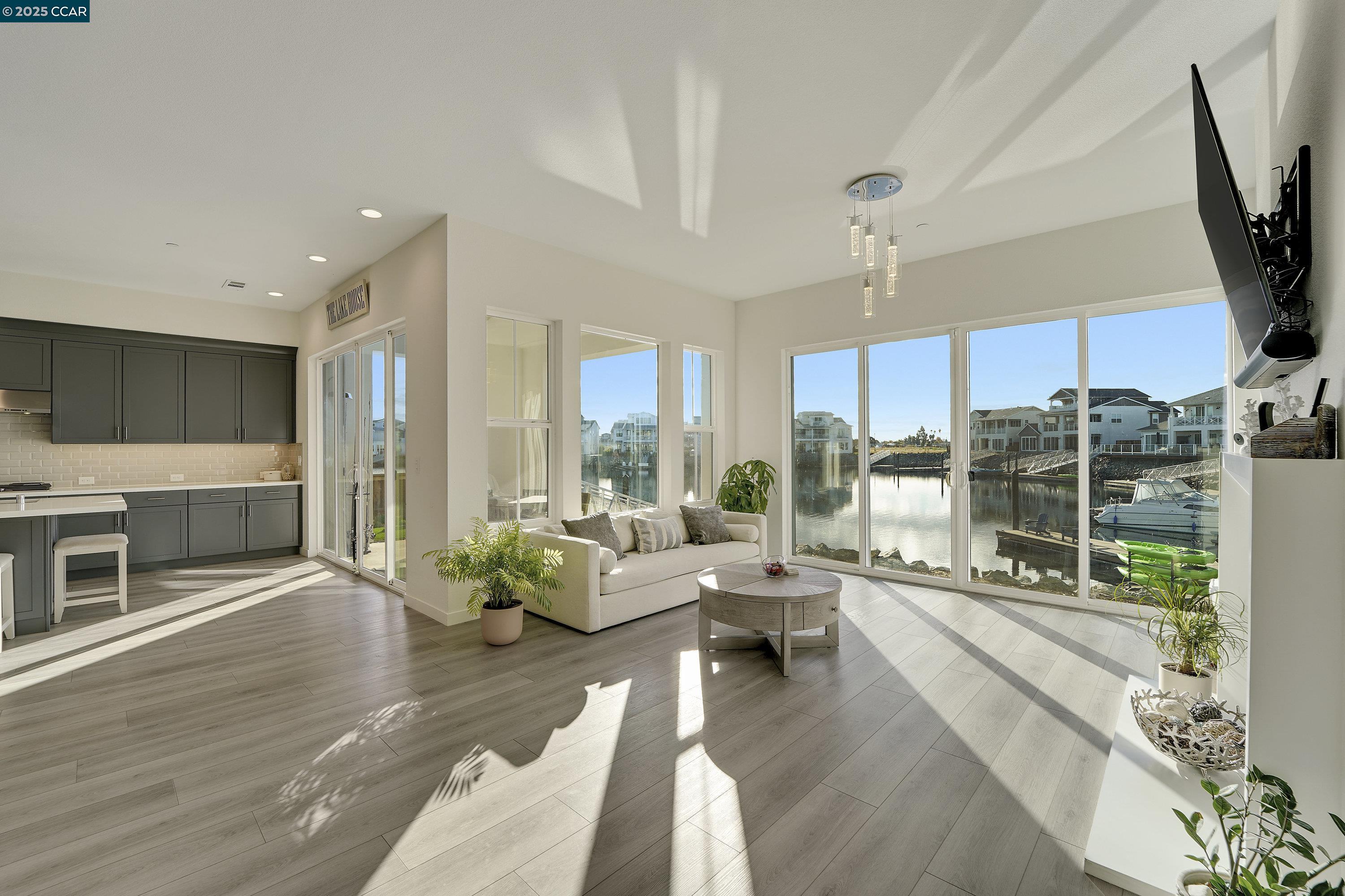 Detail Gallery Image 7 of 60 For 306 Navigators, Bethel Island,  CA 94511 - 4 Beds | 4/1 Baths