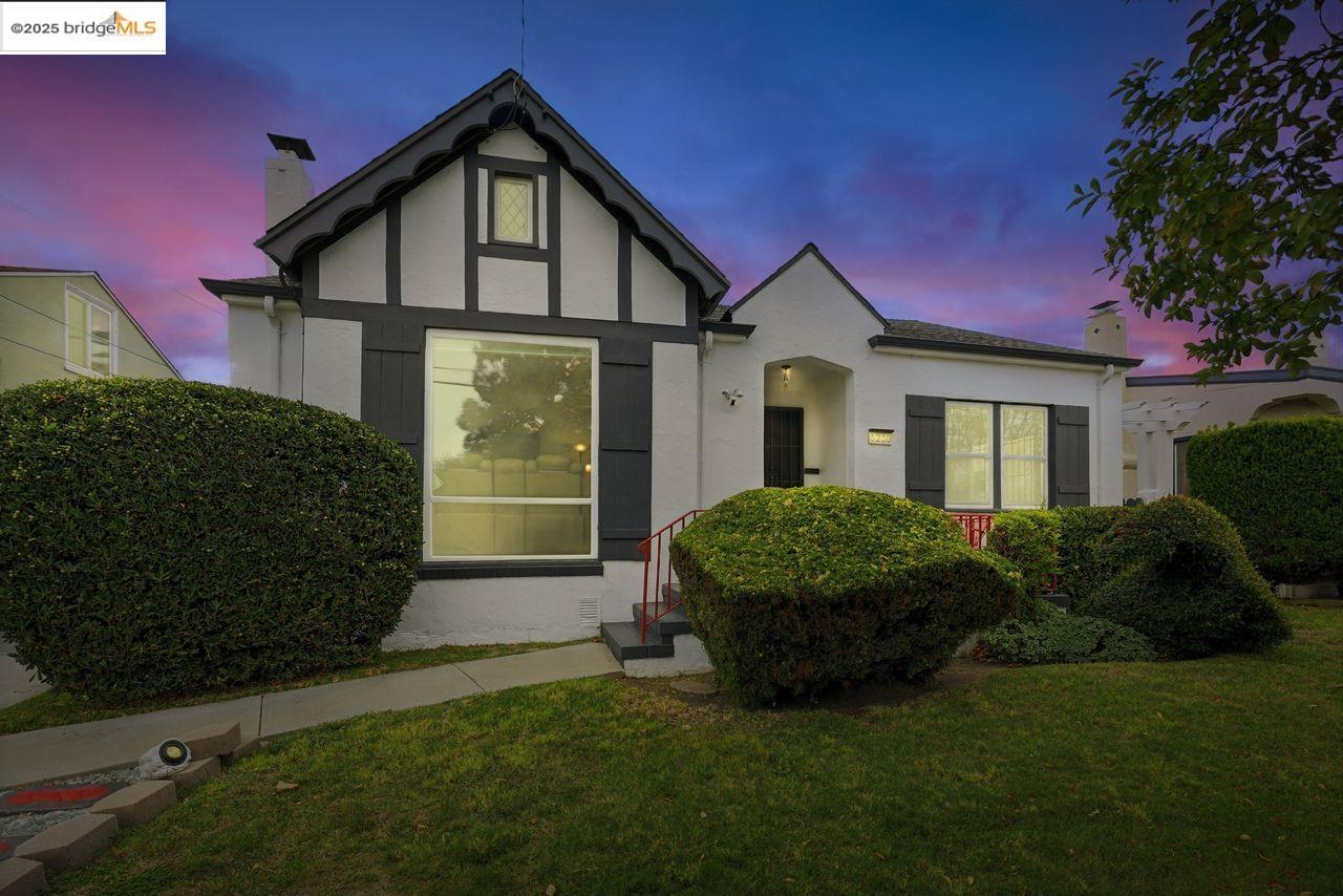 Detail Gallery Image 2 of 43 For 5230 Hillen Dr, Oakland,  CA 94619 - 4 Beds | 1 Baths