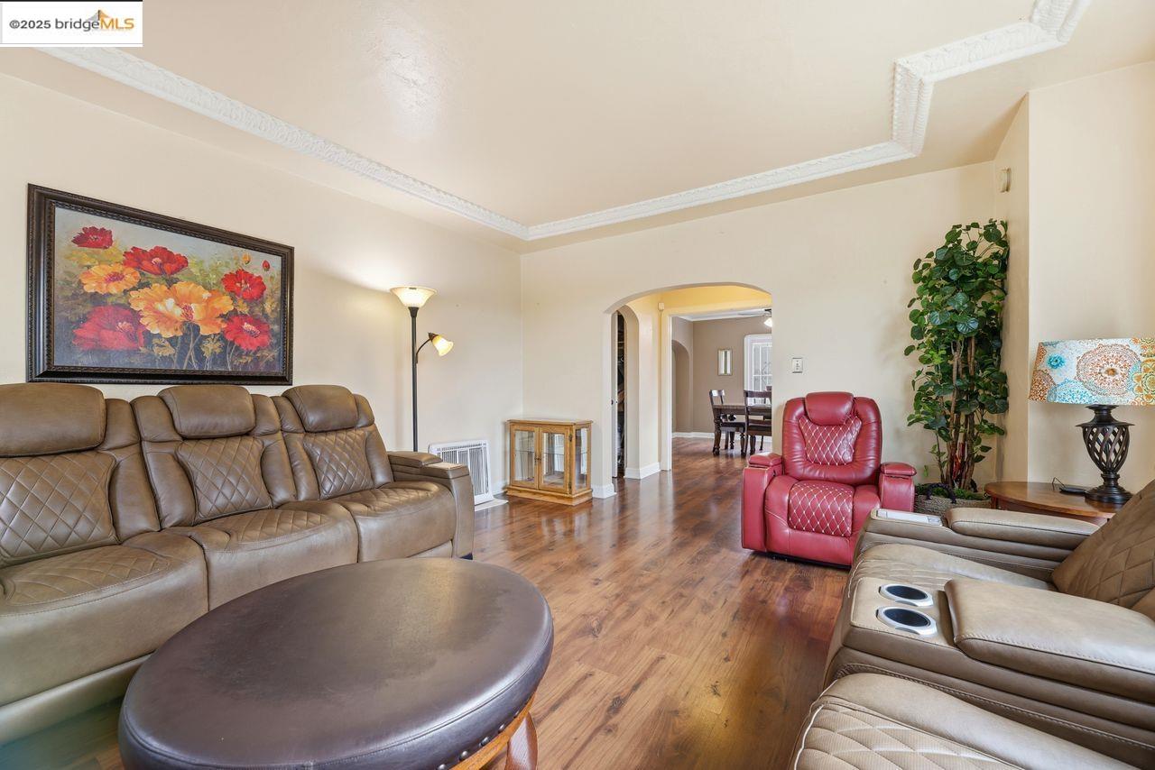 Detail Gallery Image 10 of 43 For 5230 Hillen Dr, Oakland,  CA 94619 - 4 Beds | 1 Baths