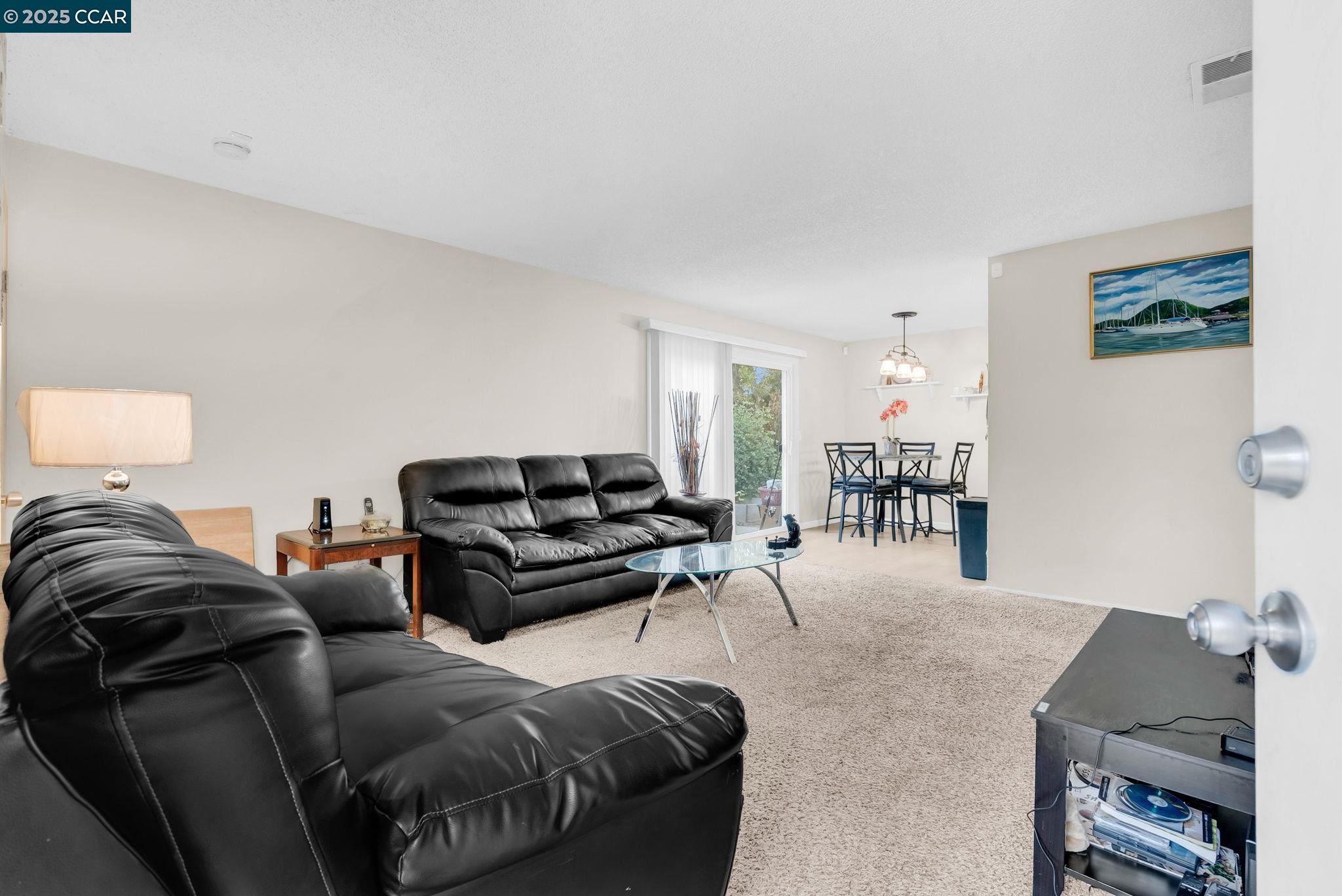 Detail Gallery Image 4 of 25 For 265 Tahoe Dr, Rio Vista,  CA 94571 - 4 Beds | 1/1 Baths