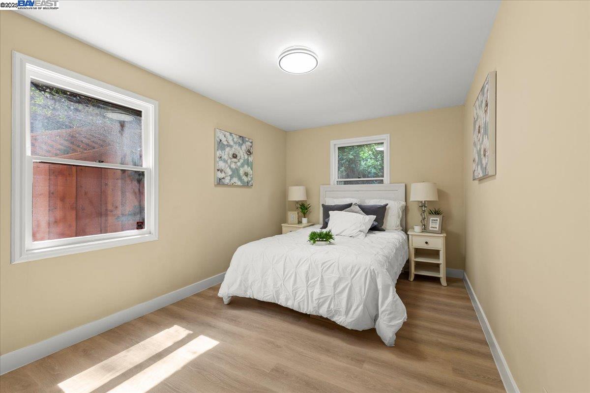 Detail Gallery Image 8 of 26 For 5838 Nottingham Dr, Oakland,  CA 94611 - 3 Beds | 2 Baths