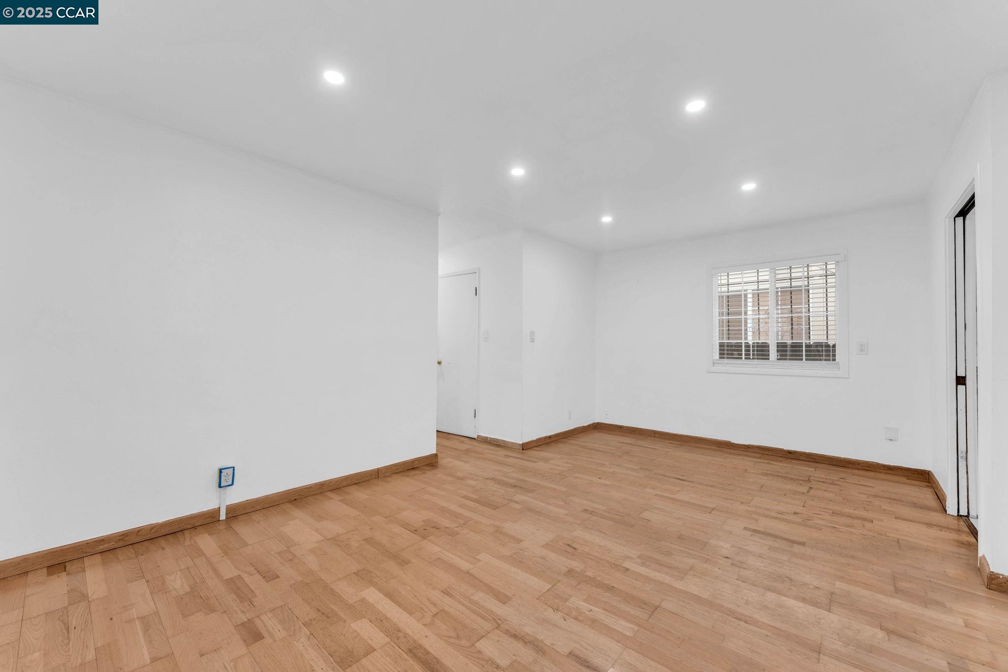 Detail Gallery Image 11 of 30 For 436 Marina Way S, Richmond,  CA 94804 - 3 Beds | 1/1 Baths