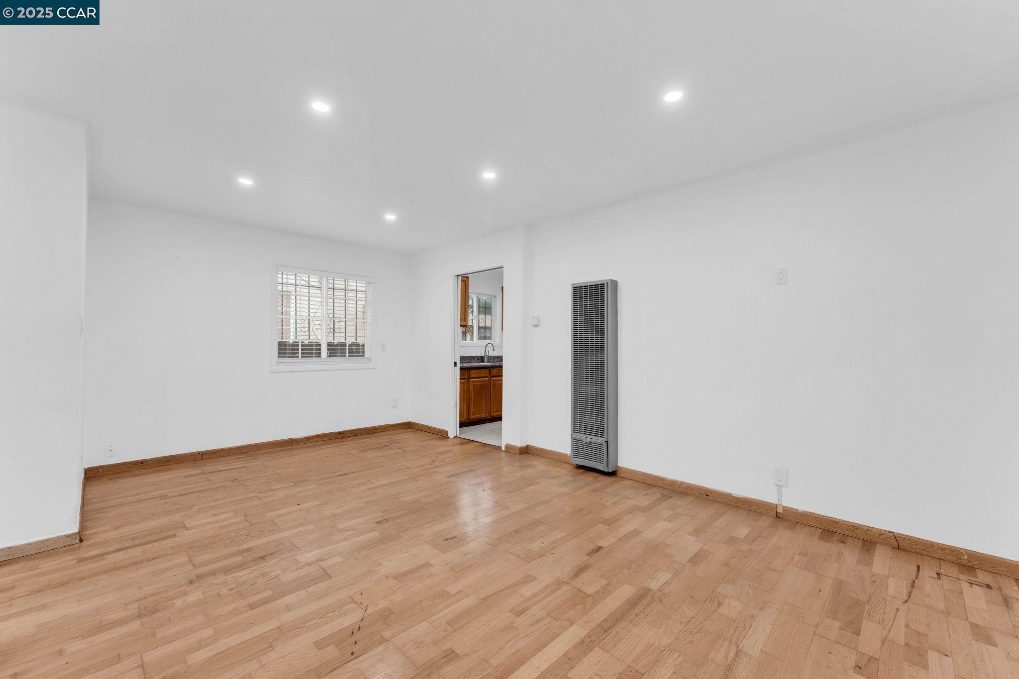 Detail Gallery Image 12 of 30 For 436 Marina Way S, Richmond,  CA 94804 - 3 Beds | 1/1 Baths