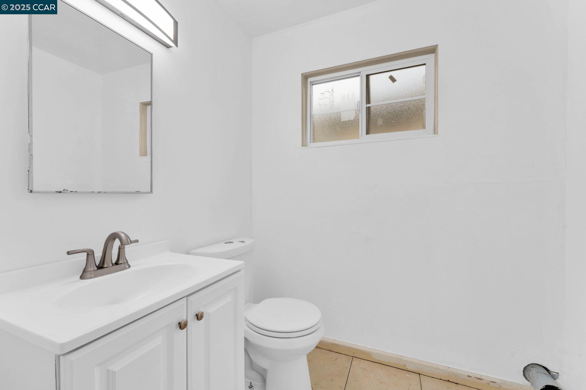 Detail Gallery Image 13 of 30 For 436 Marina Way S, Richmond,  CA 94804 - 3 Beds | 1/1 Baths