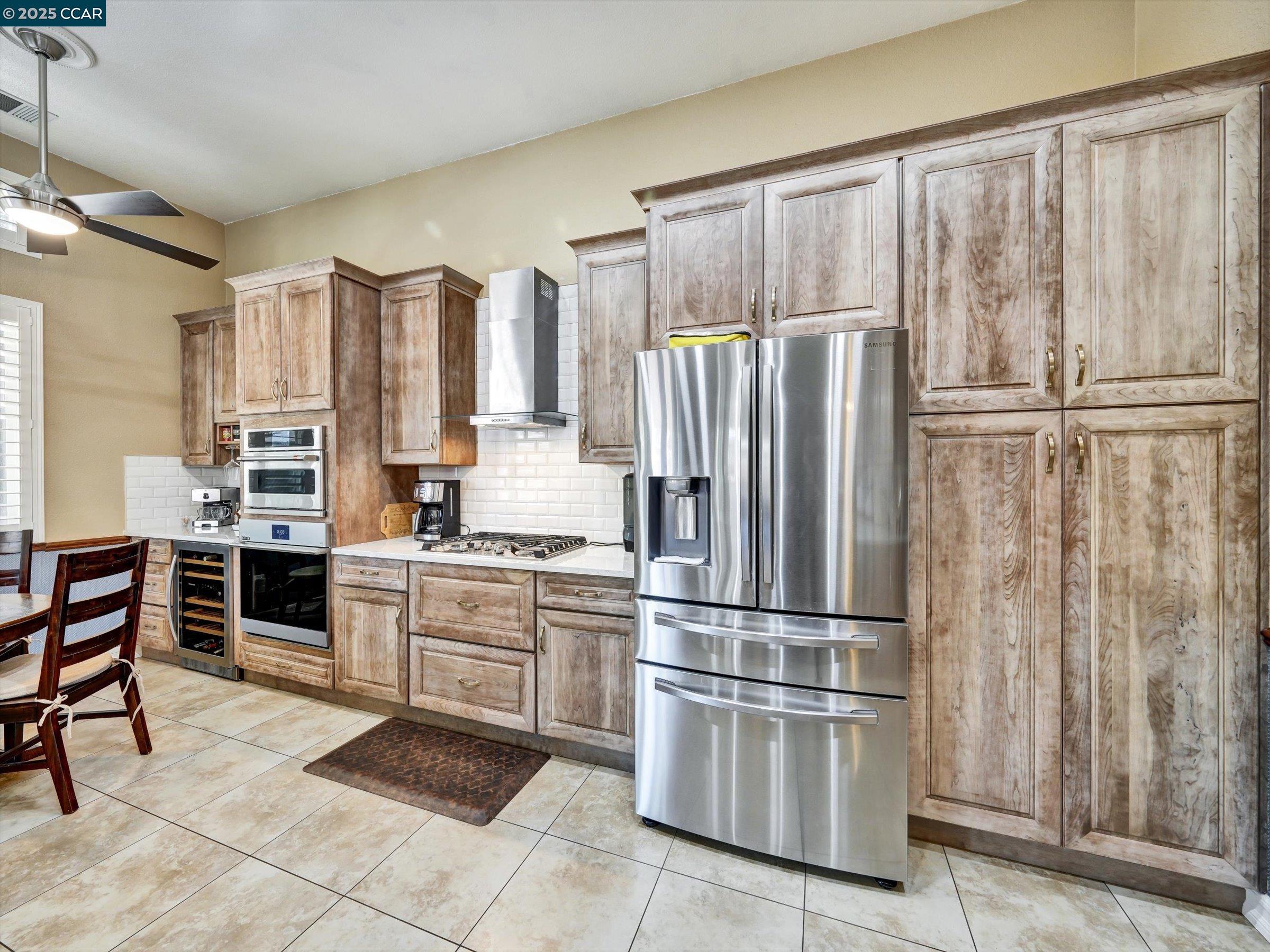 Detail Gallery Image 11 of 51 For 913 Cedar Brook Ln, Vacaville,  CA 95687 - 4 Beds | 2/1 Baths