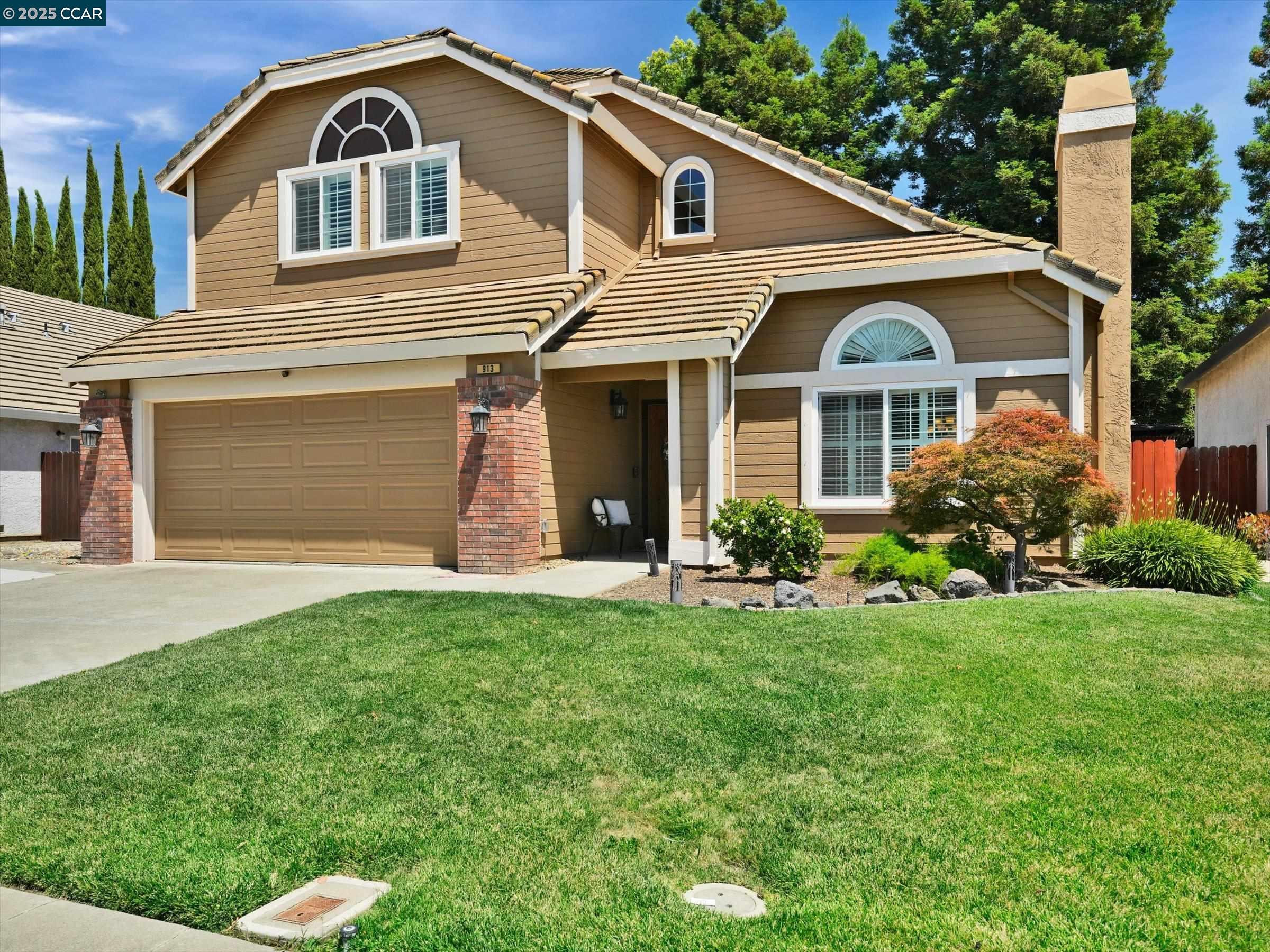 Detail Gallery Image 3 of 51 For 913 Cedar Brook Ln, Vacaville,  CA 95687 - 4 Beds | 2/1 Baths