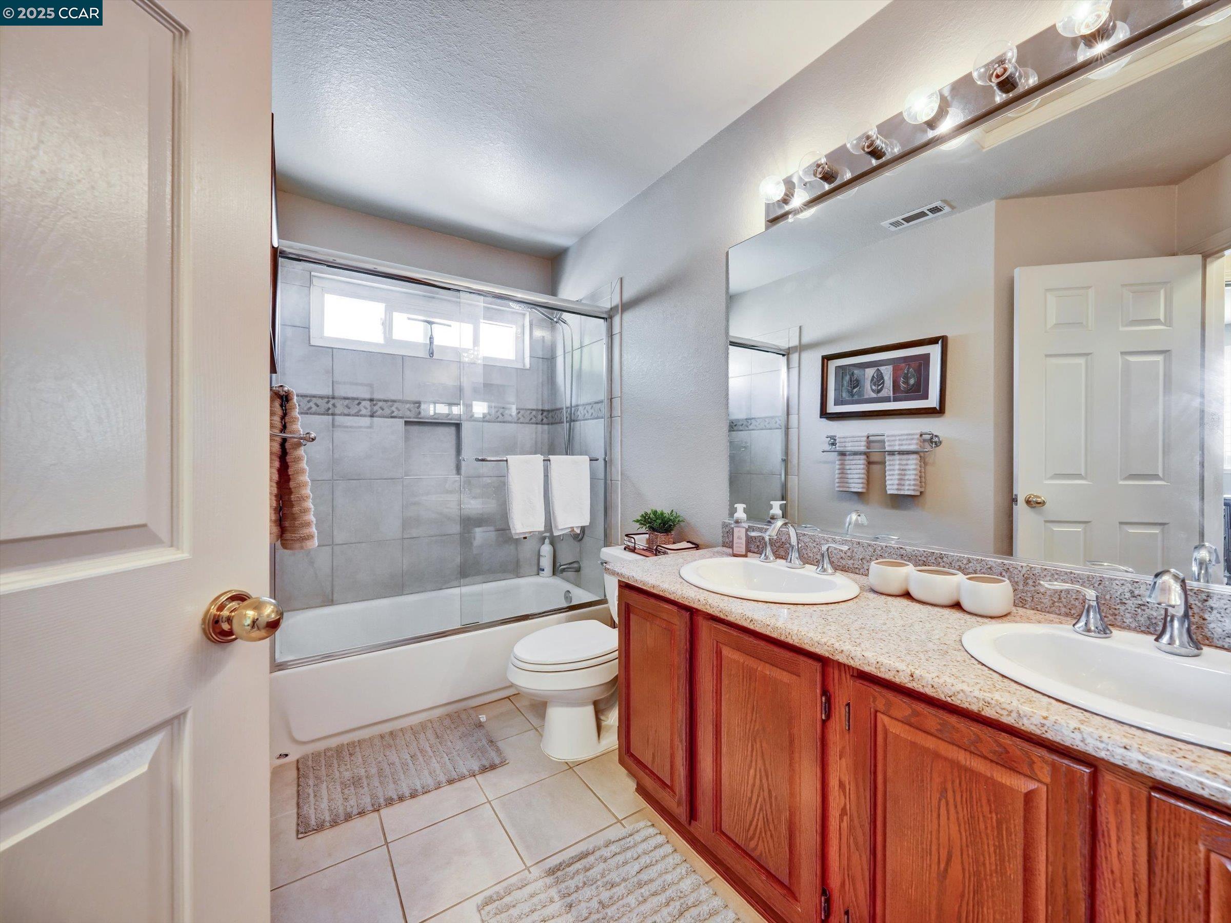 Detail Gallery Image 28 of 51 For 913 Cedar Brook Ln, Vacaville,  CA 95687 - 4 Beds | 2/1 Baths