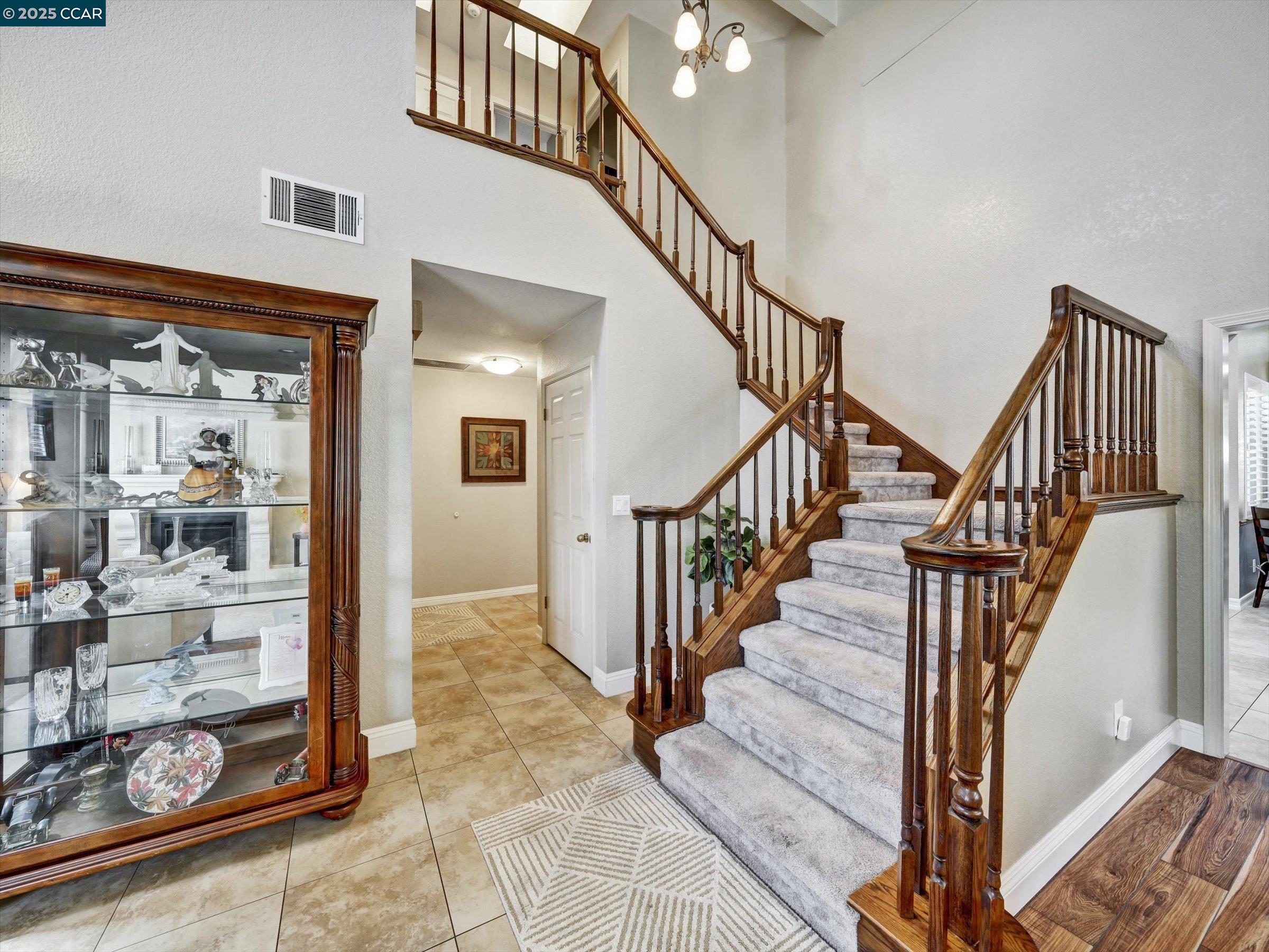 Detail Gallery Image 7 of 51 For 913 Cedar Brook Ln, Vacaville,  CA 95687 - 4 Beds | 2/1 Baths